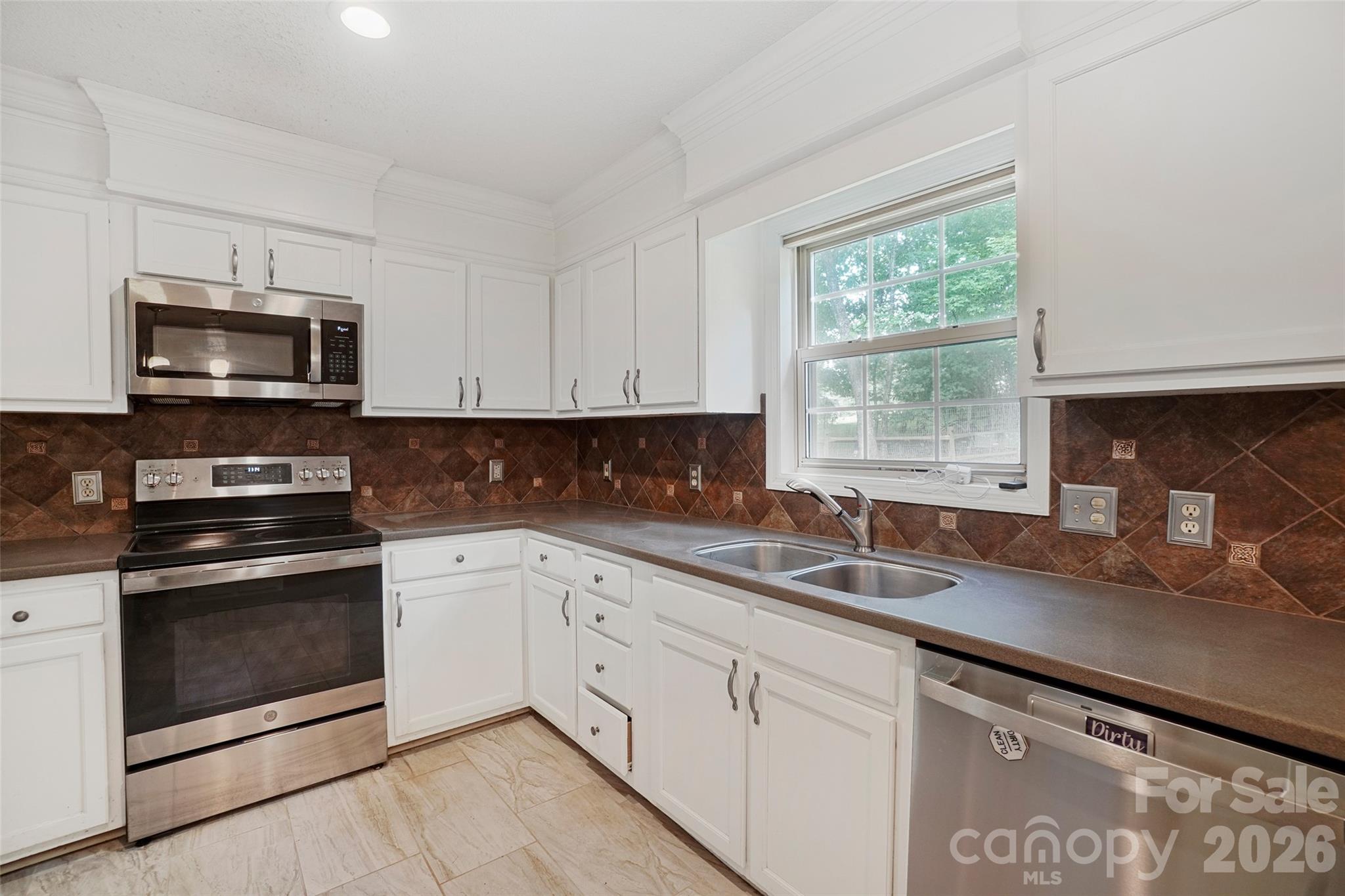 506 Fox Hollow Lane — Mills River