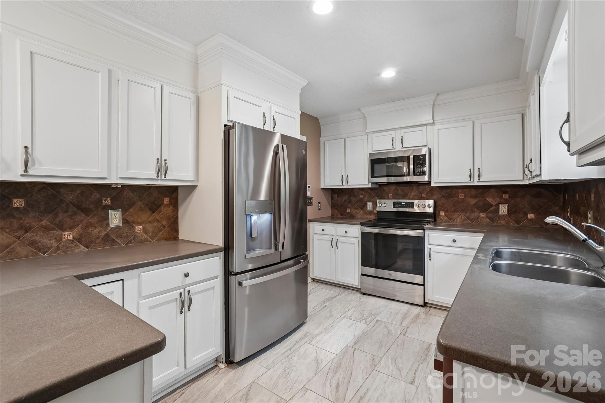 506 Fox Hollow Lane — Mills River