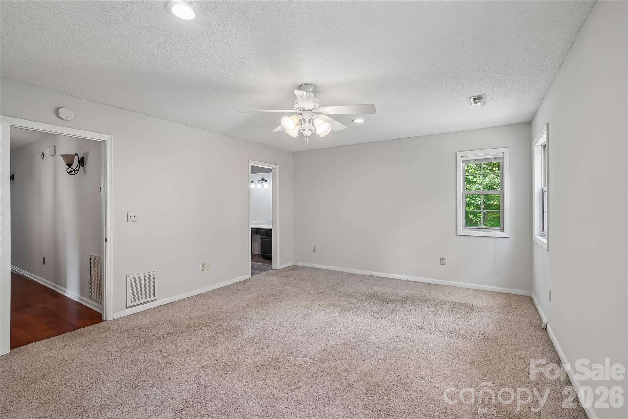 506 Fox Hollow Lane — Mills River