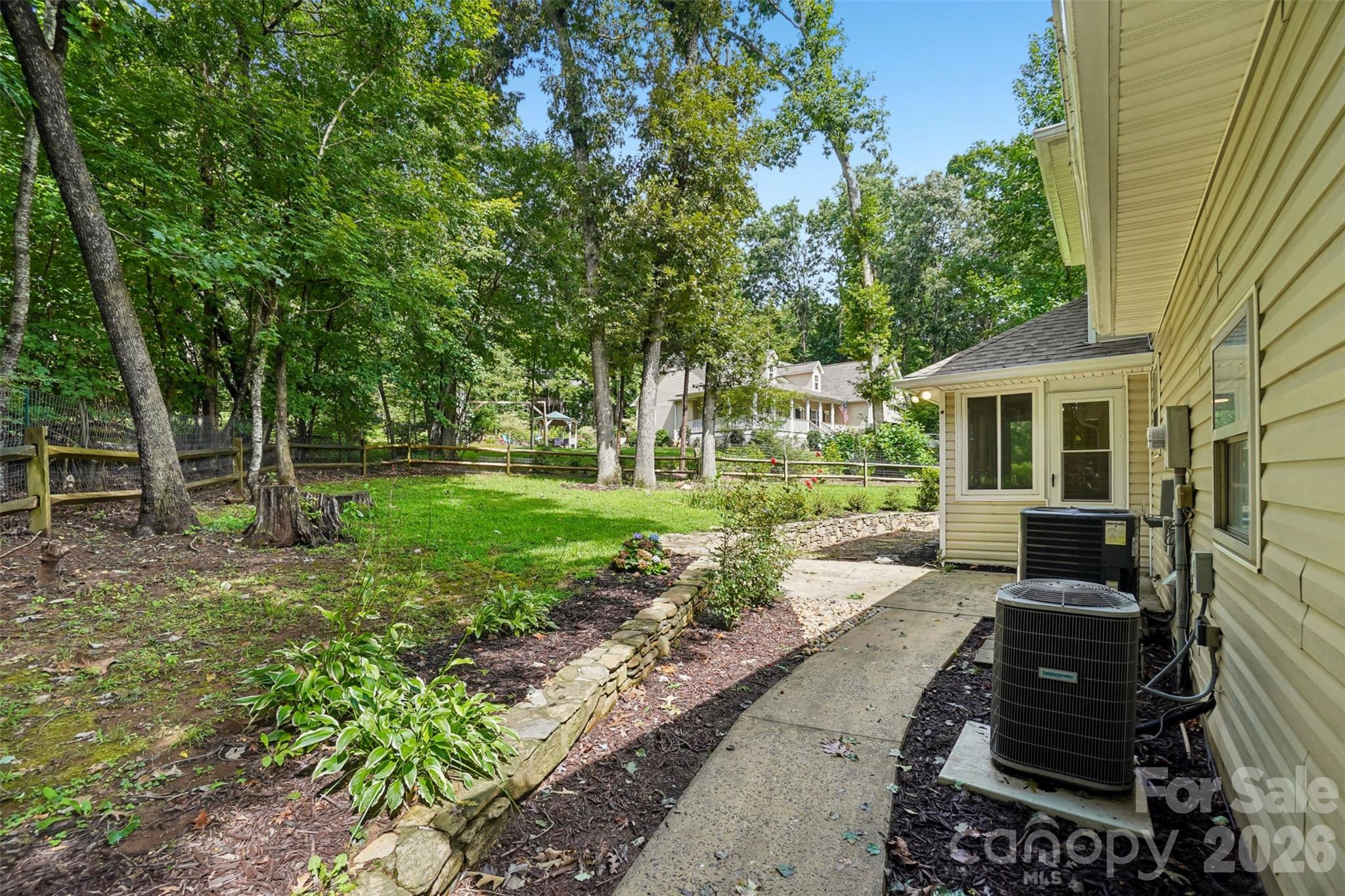 506 Fox Hollow Lane — Mills River