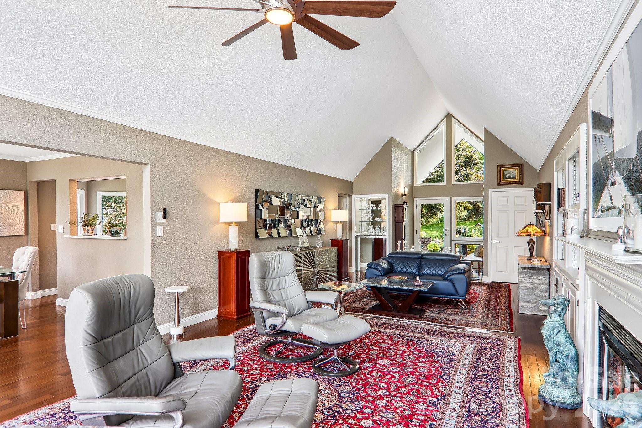146 Overlook Drive — Flat Rock