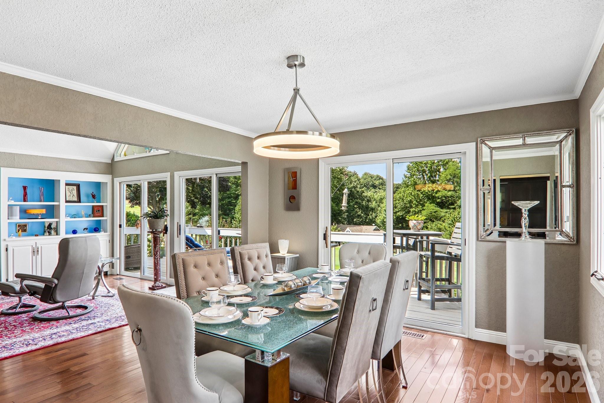 146 Overlook Drive — Flat Rock