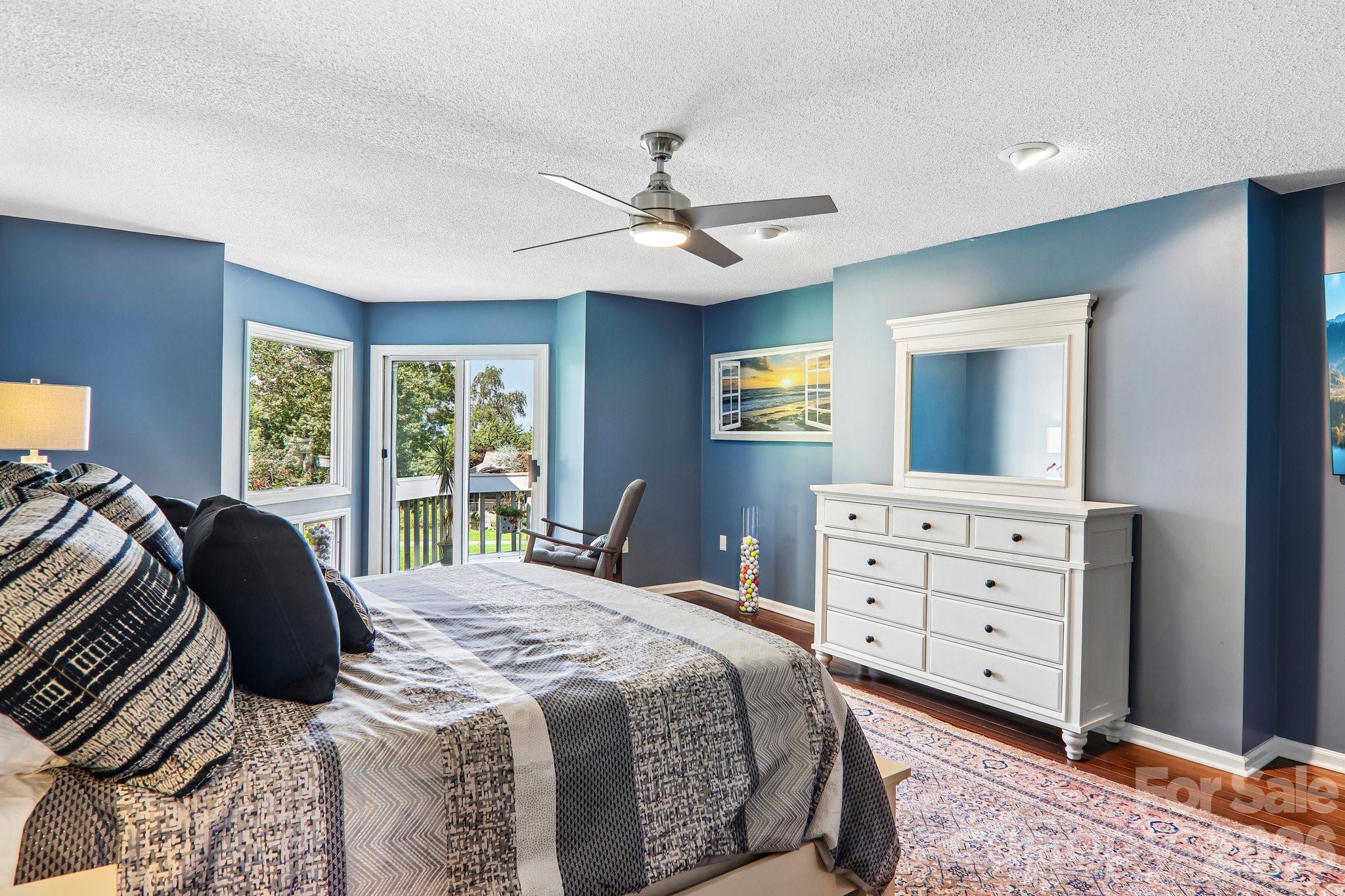 146 Overlook Drive — Flat Rock