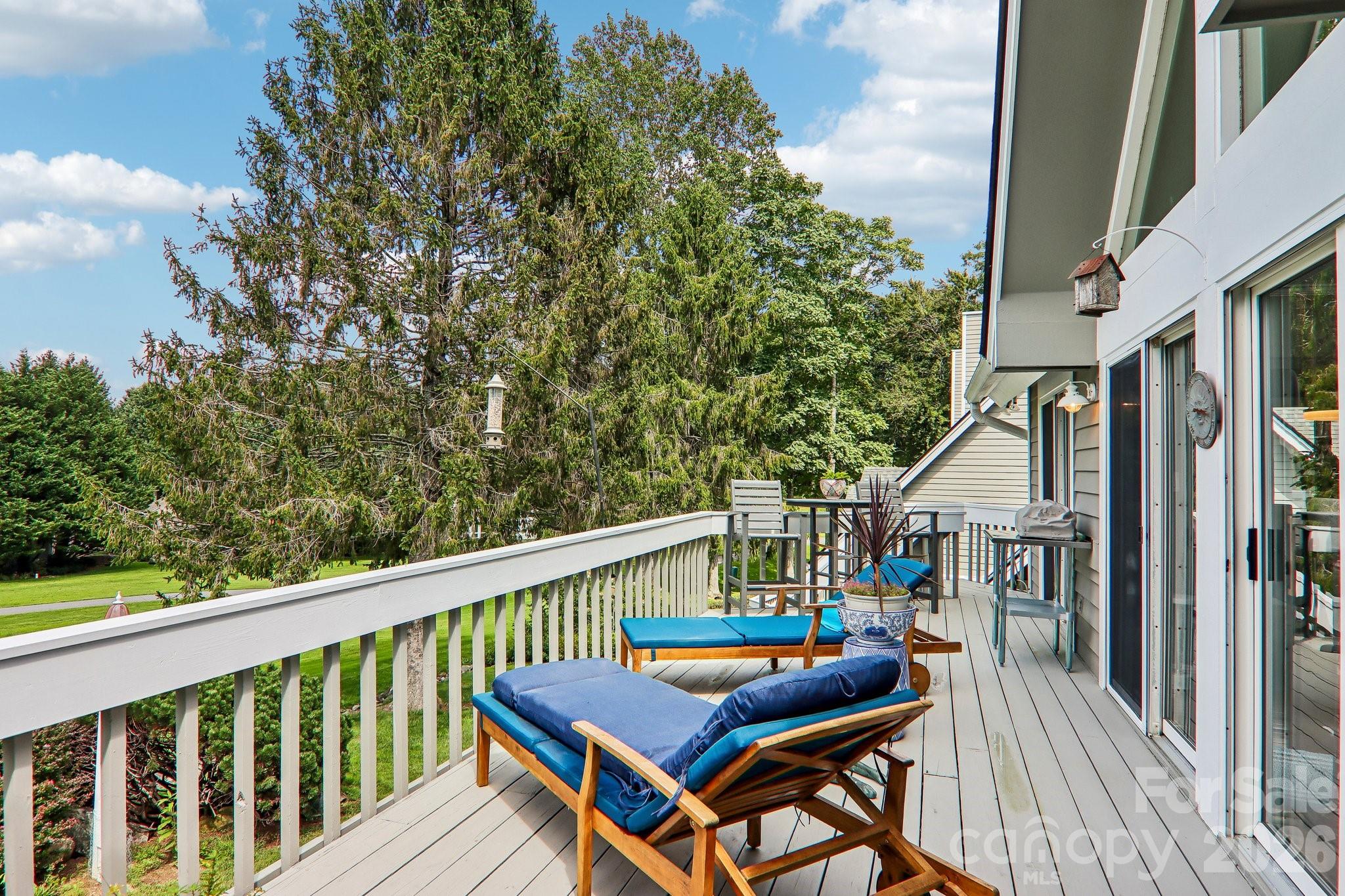 146 Overlook Drive — Flat Rock