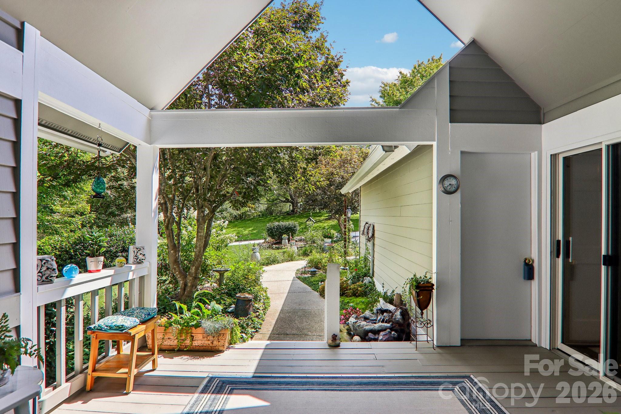 146 Overlook Drive — Flat Rock