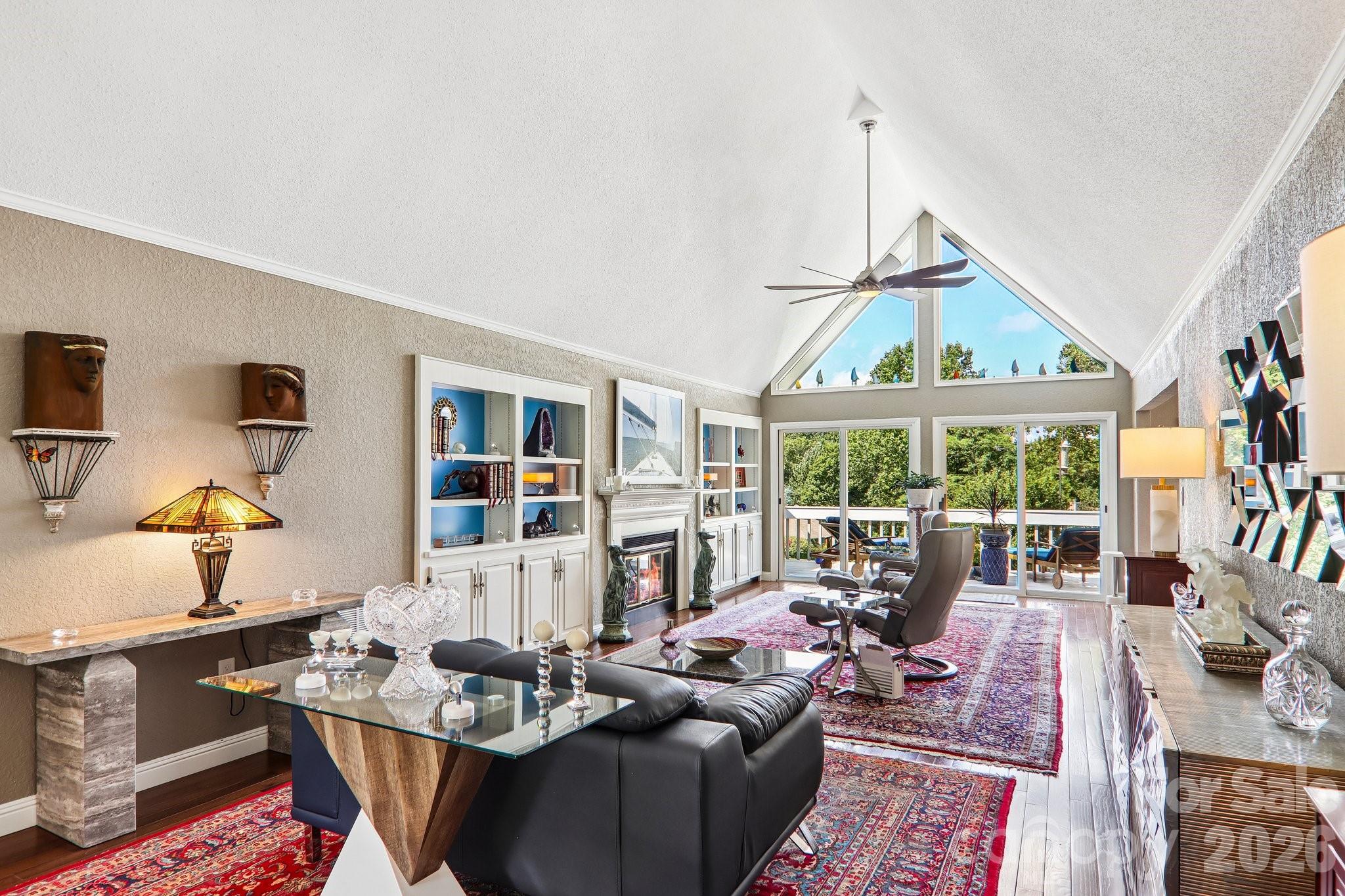 146 Overlook Drive — Flat Rock
