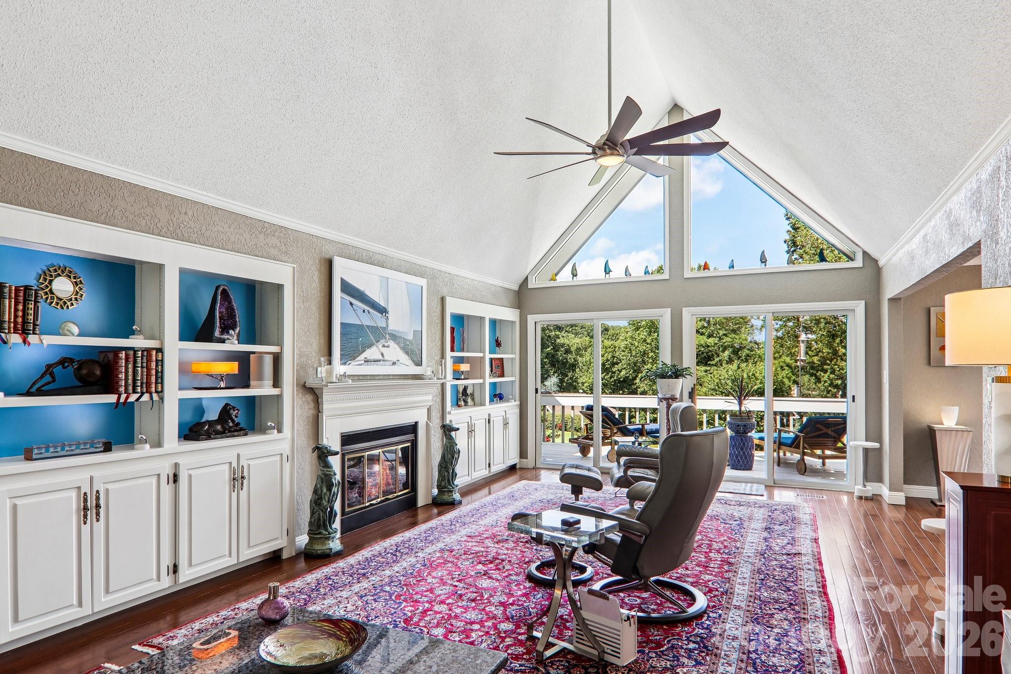 146 Overlook Drive — Flat Rock