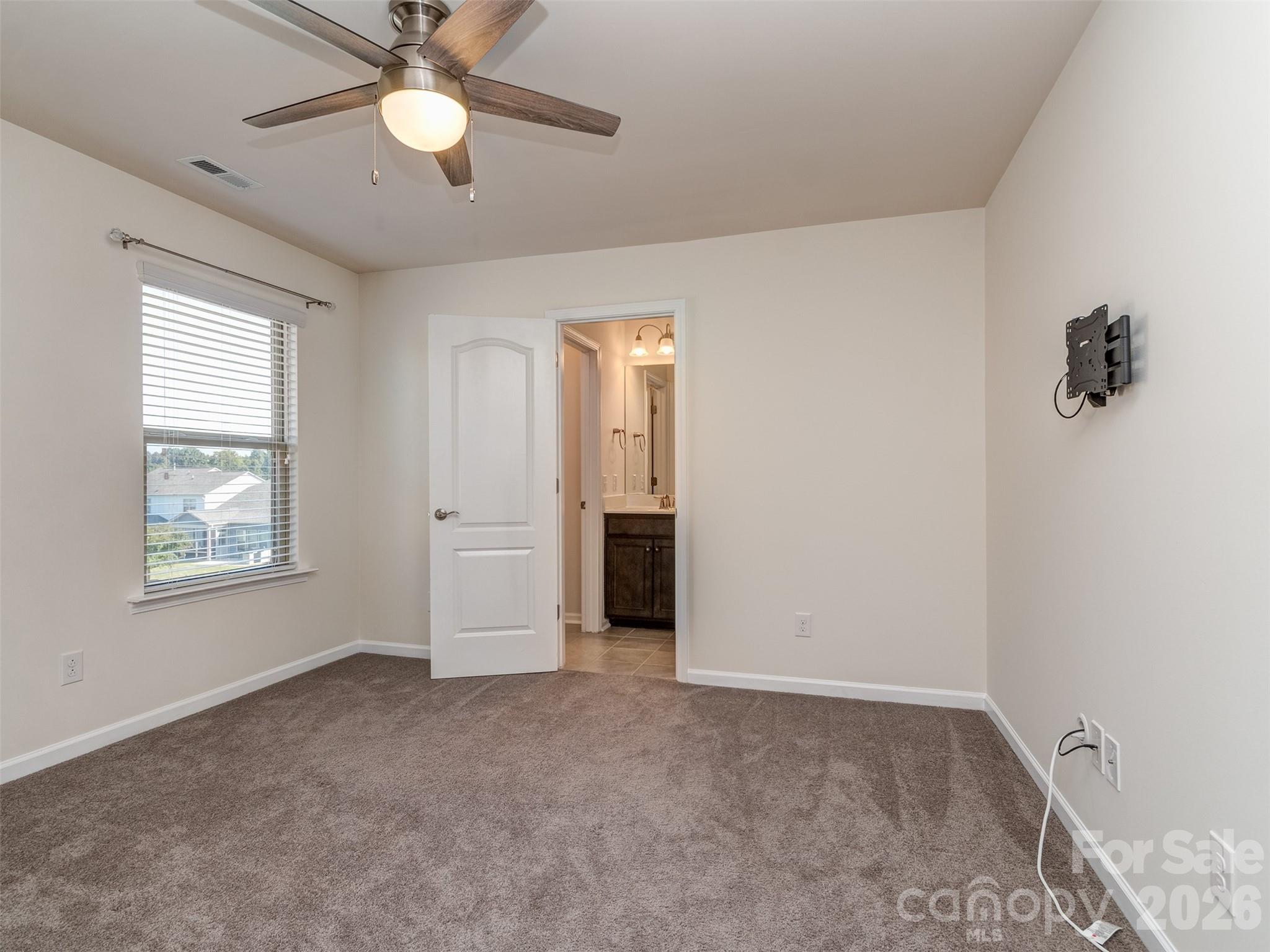 10433 Honeyfur Court — Charlotte