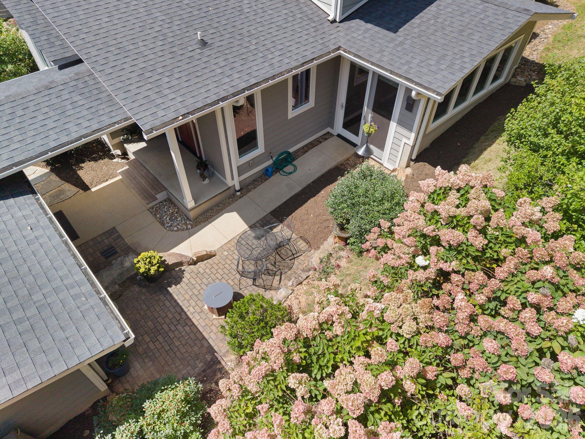 497 Kimberly Avenue — Asheville