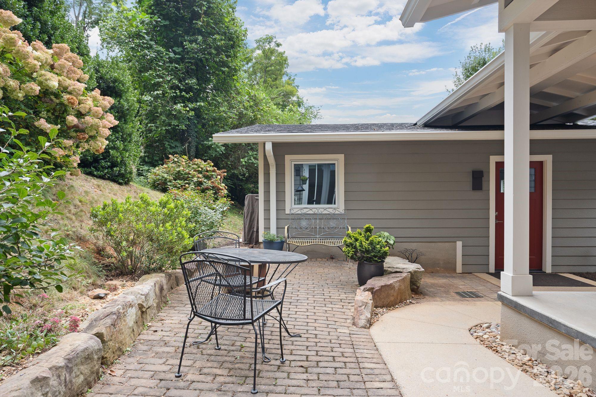 497 Kimberly Avenue — Asheville