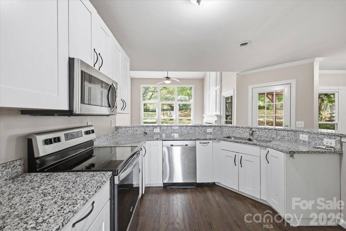 9011 Coleshire Court — Charlotte