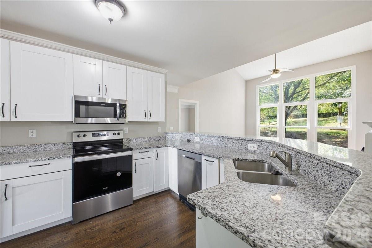 9011 Coleshire Court — Charlotte