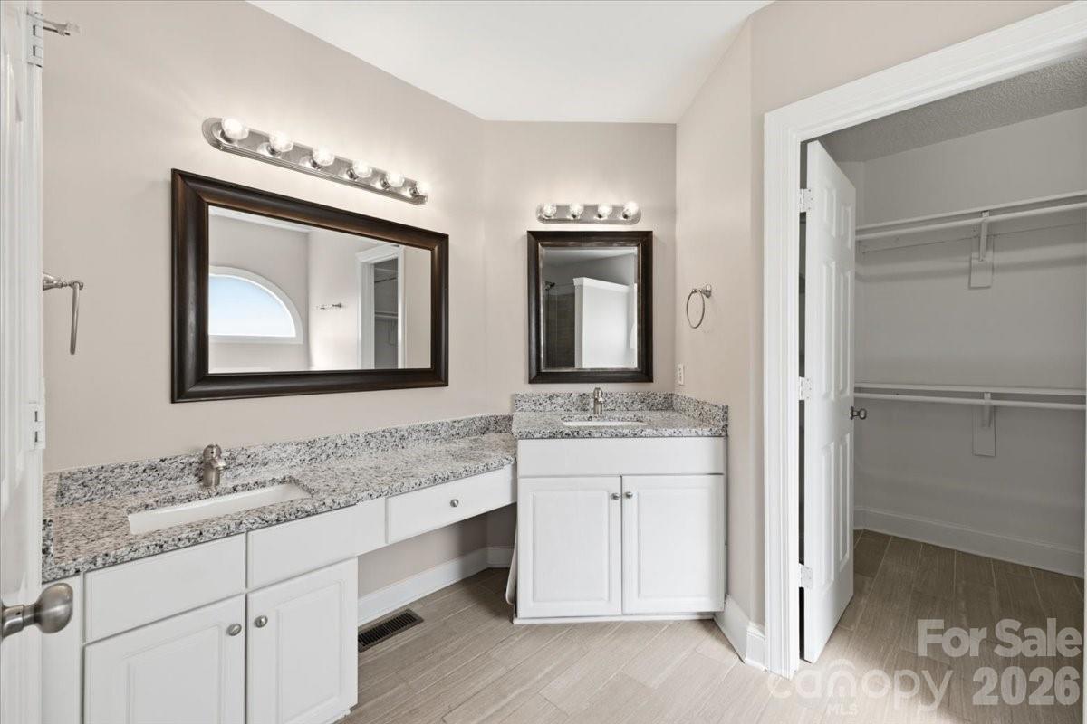 9011 Coleshire Court — Charlotte