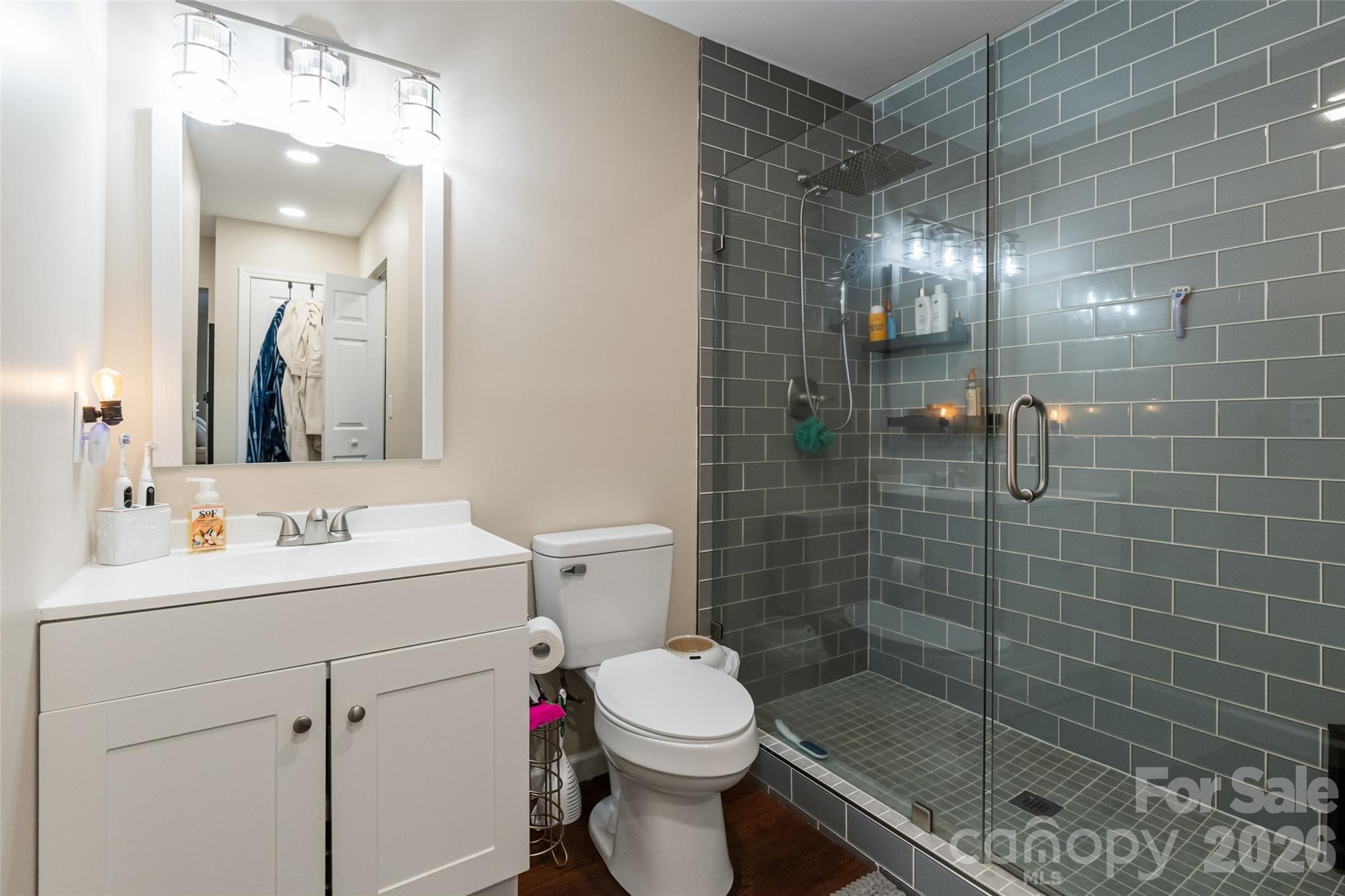6060 Lineberger Road — Sherrills Ford