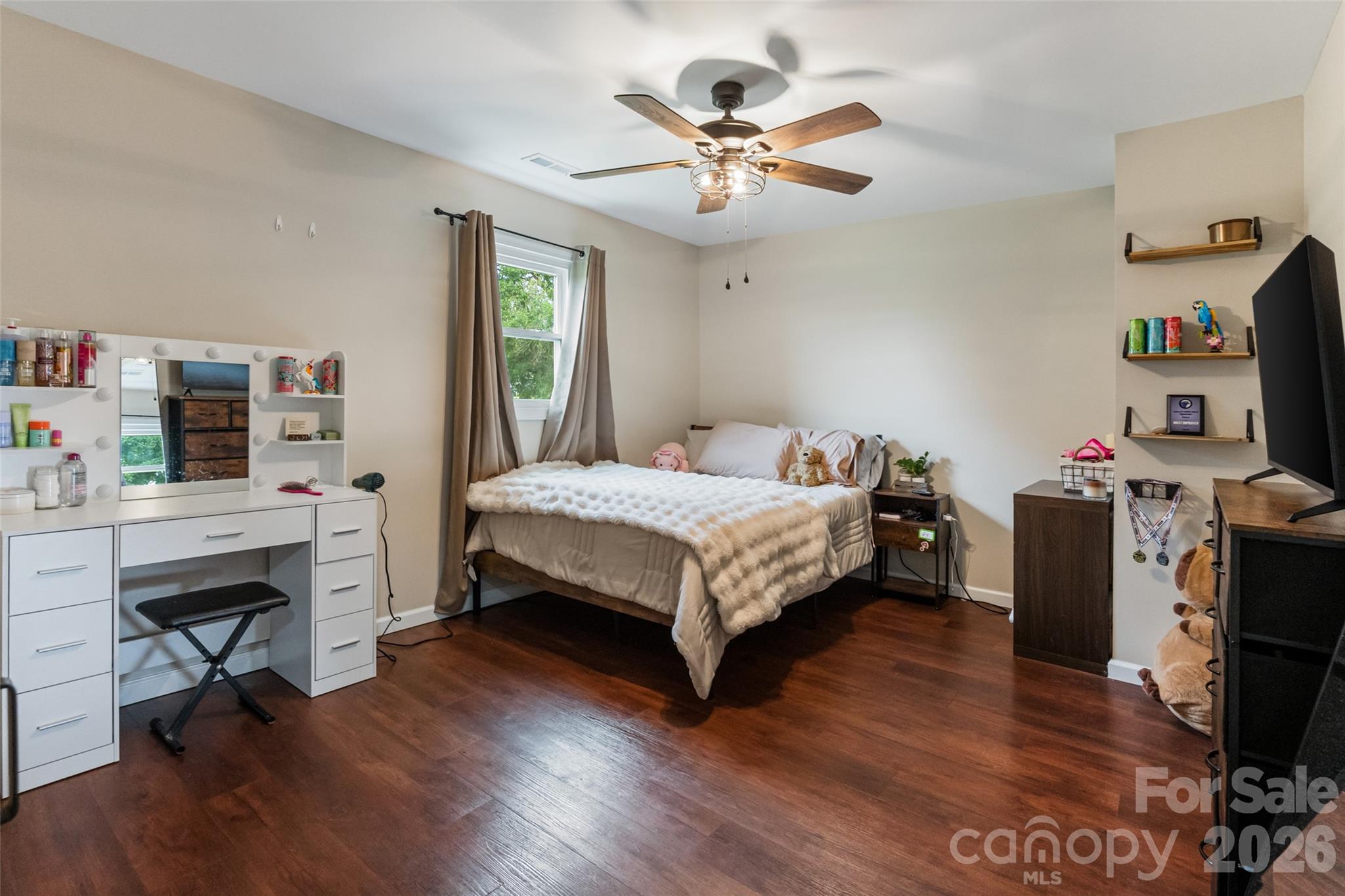6060 Lineberger Road — Sherrills Ford