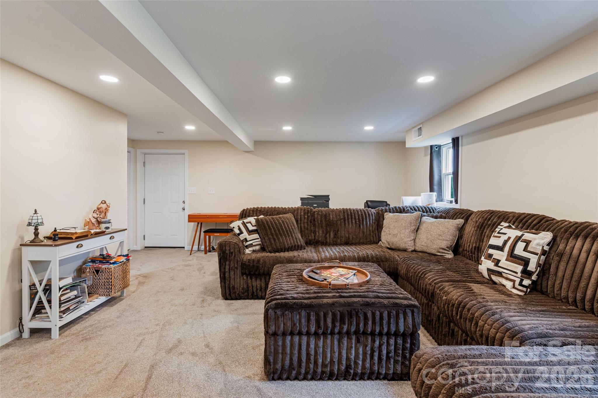 6060 Lineberger Road — Sherrills Ford