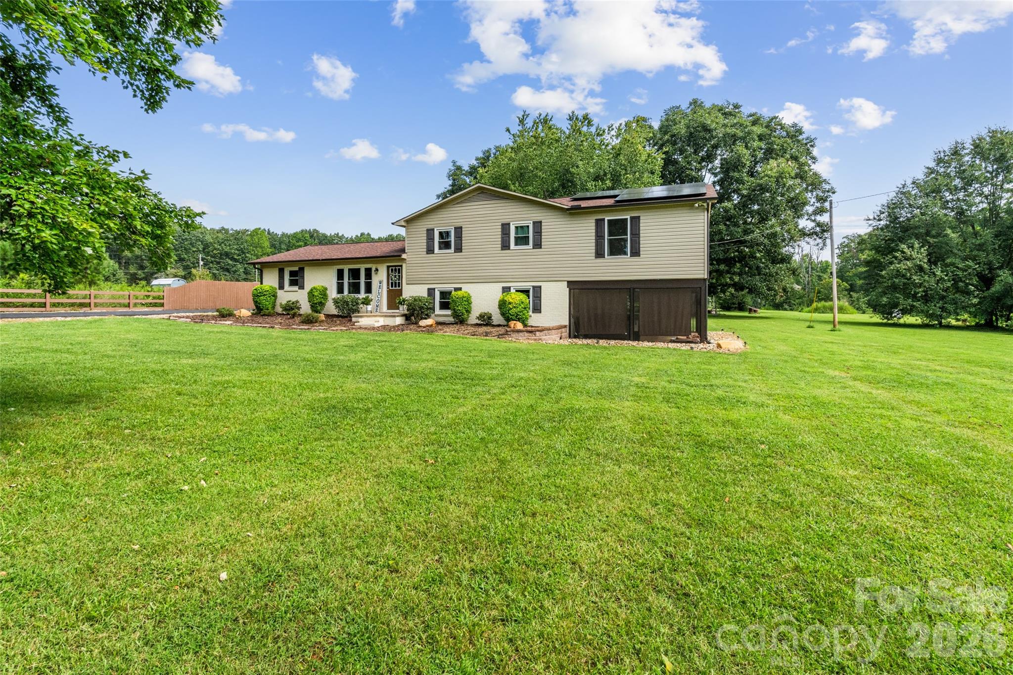 6060 Lineberger Road — Sherrills Ford