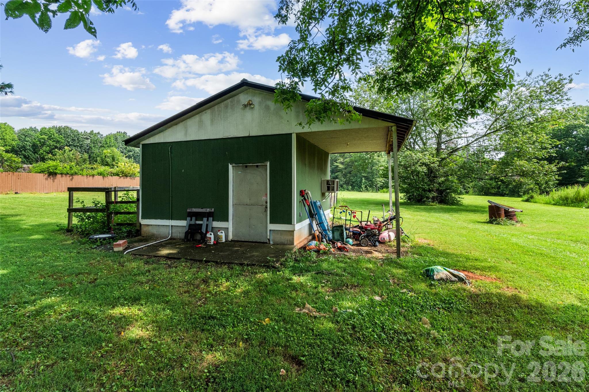 6060 Lineberger Road — Sherrills Ford