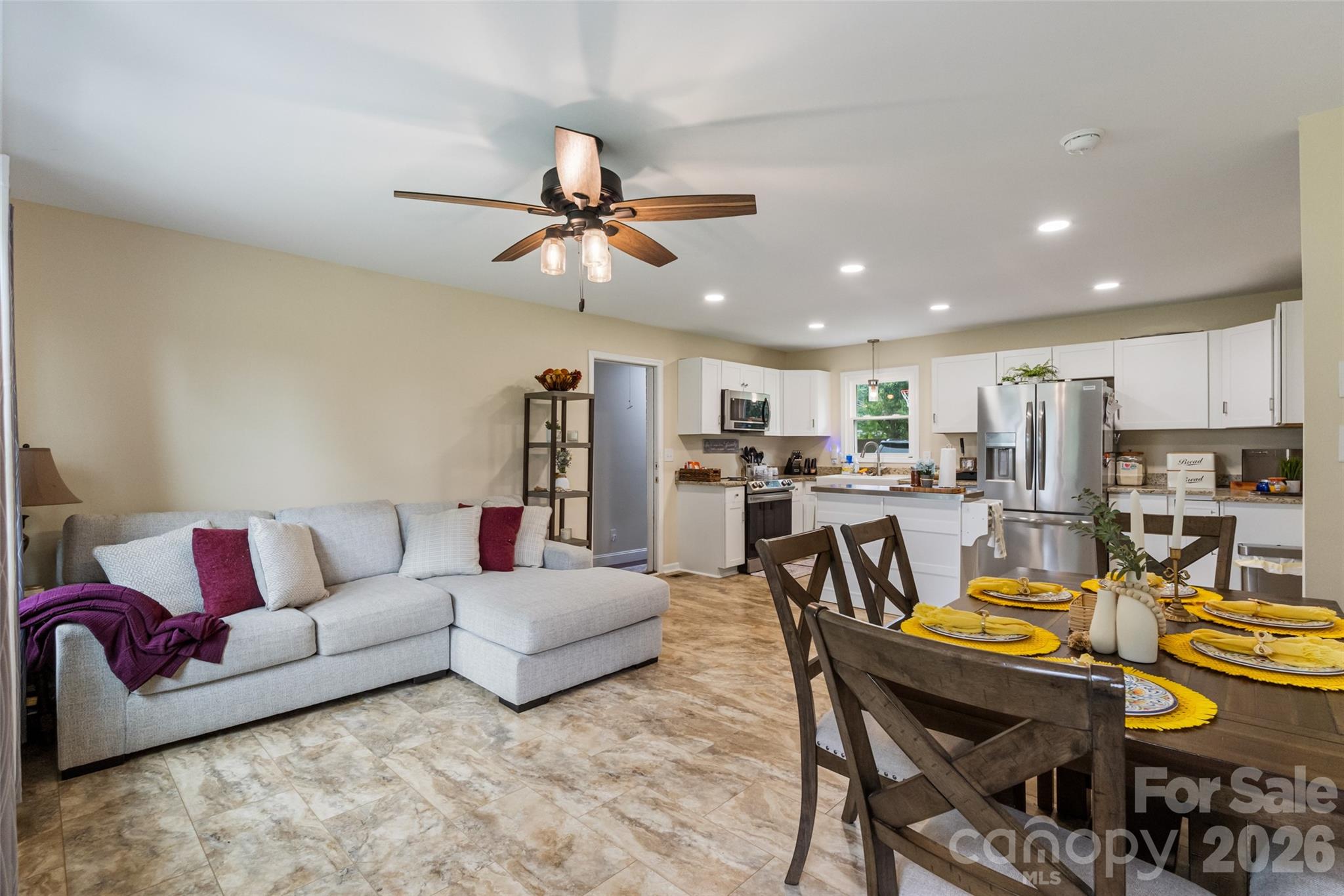 6060 Lineberger Road — Sherrills Ford