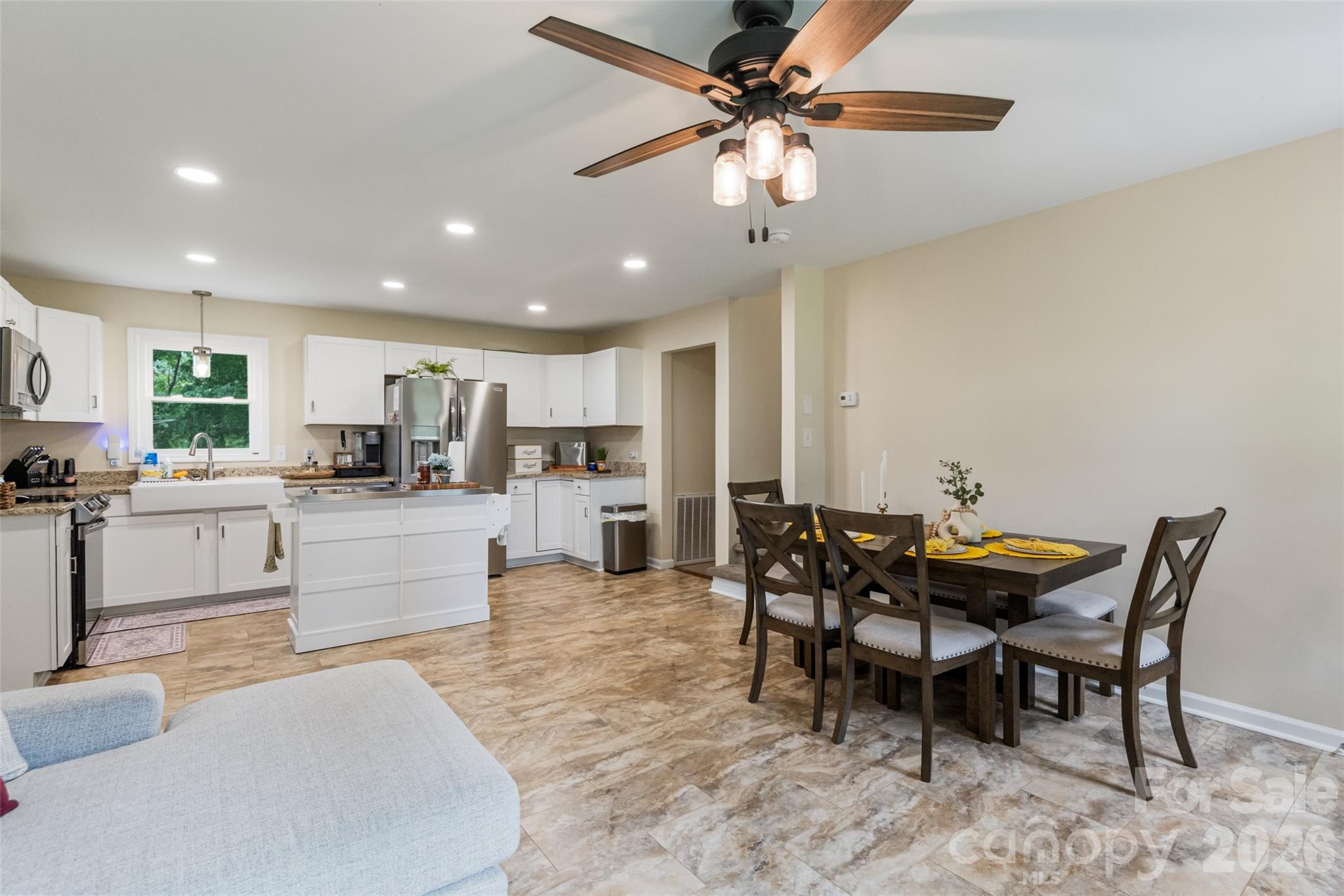 6060 Lineberger Road — Sherrills Ford