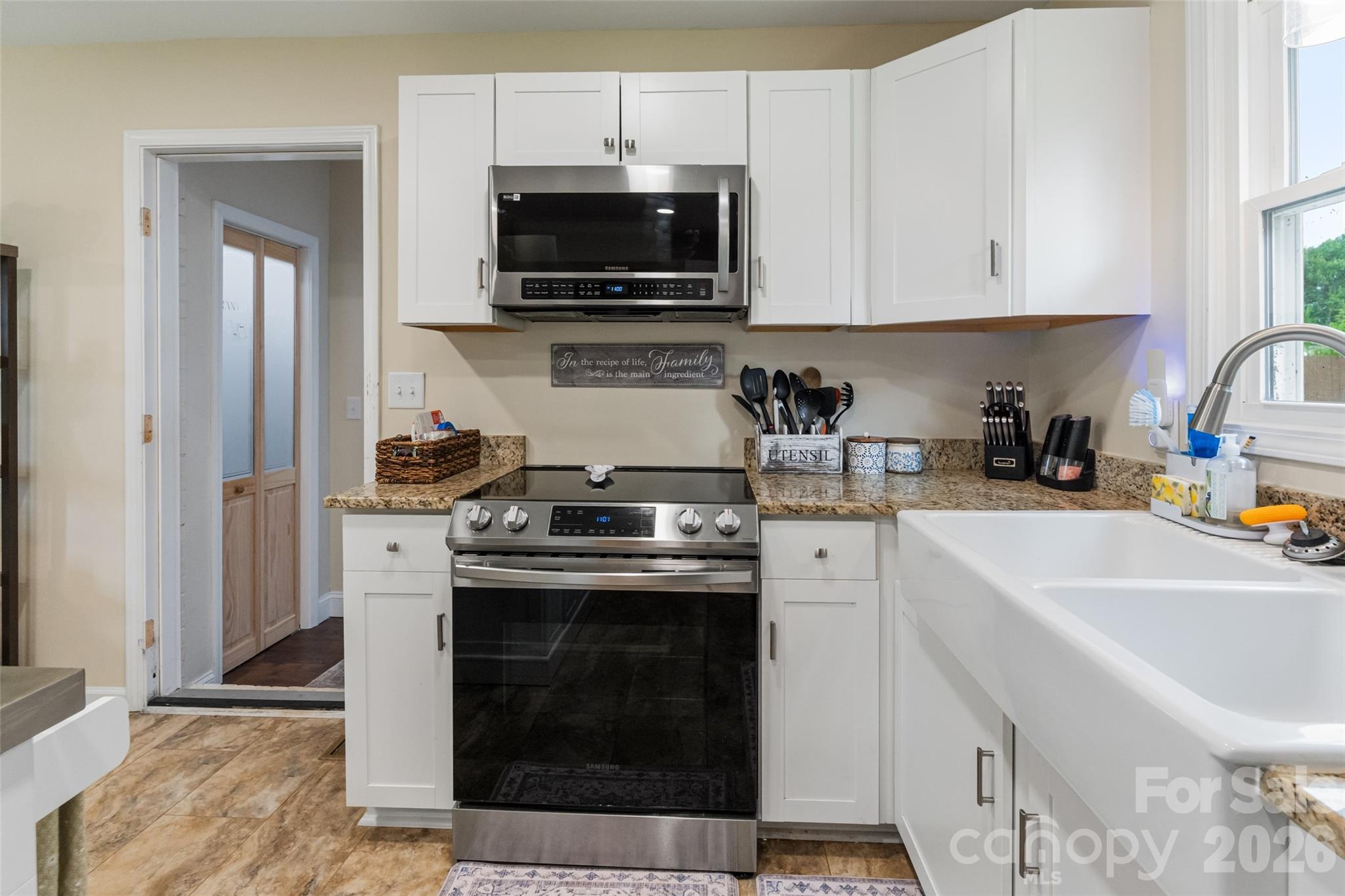 6060 Lineberger Road — Sherrills Ford
