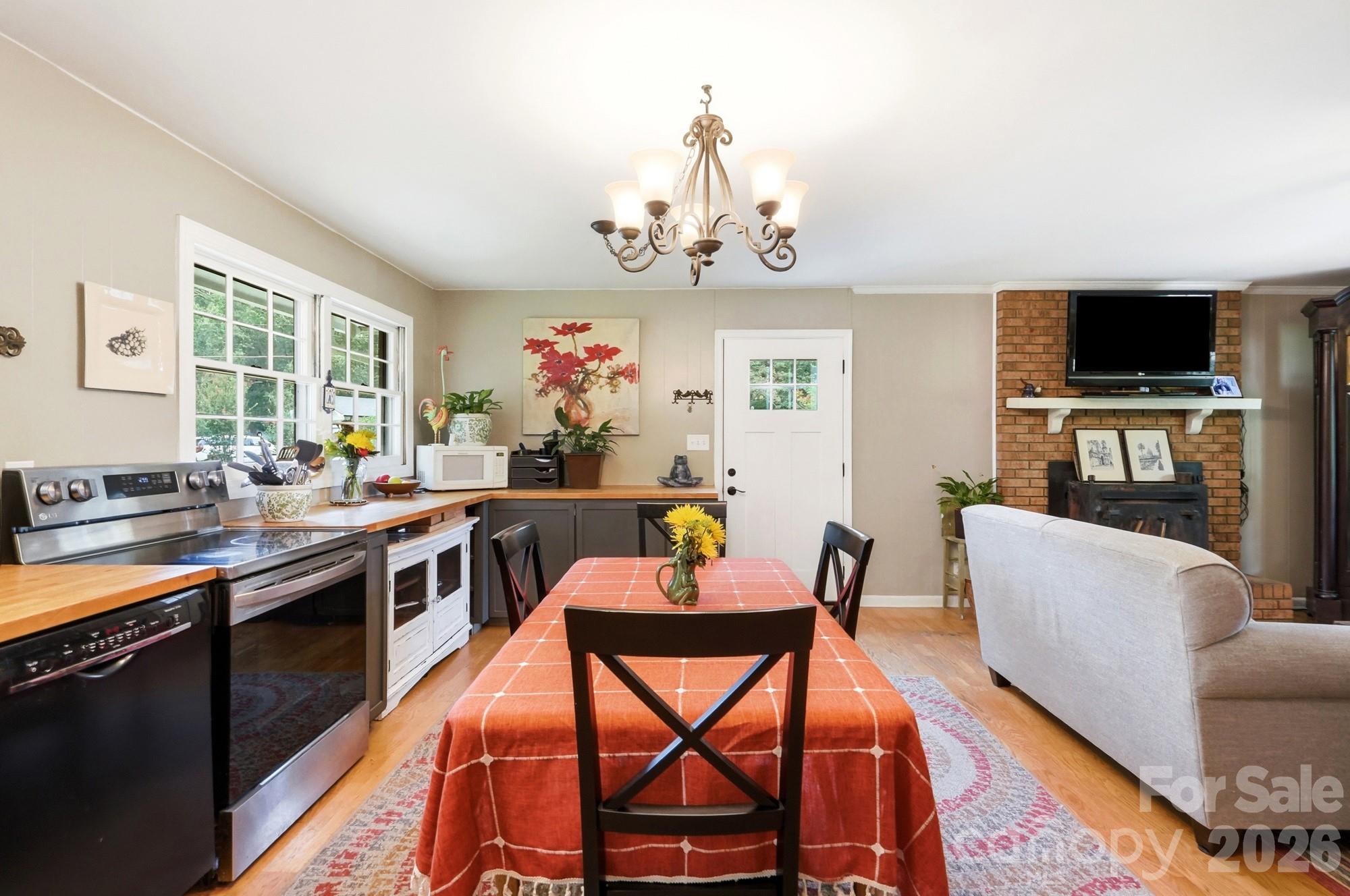 205 Airport Road — Wesley Chapel