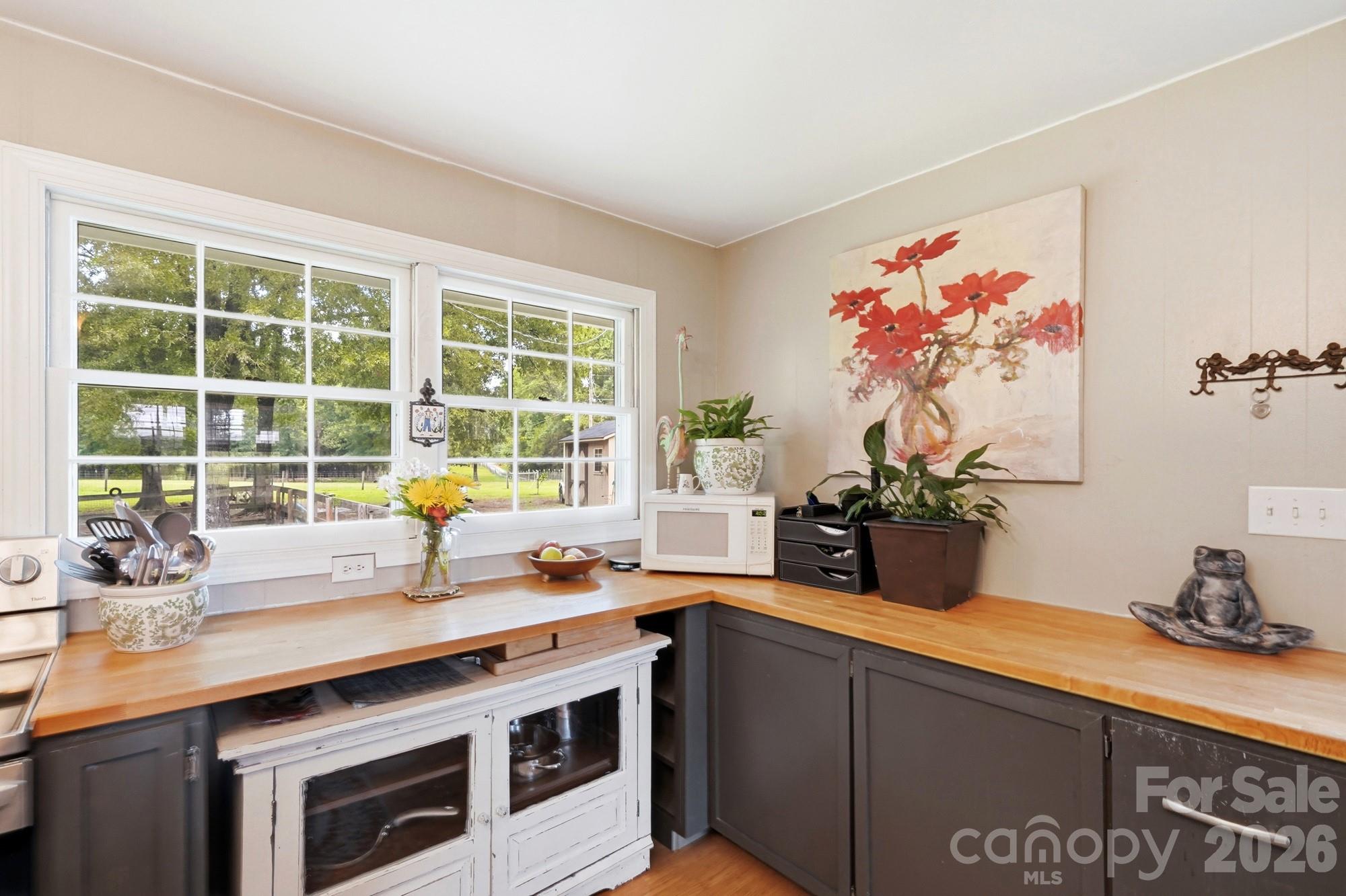 205 Airport Road — Wesley Chapel