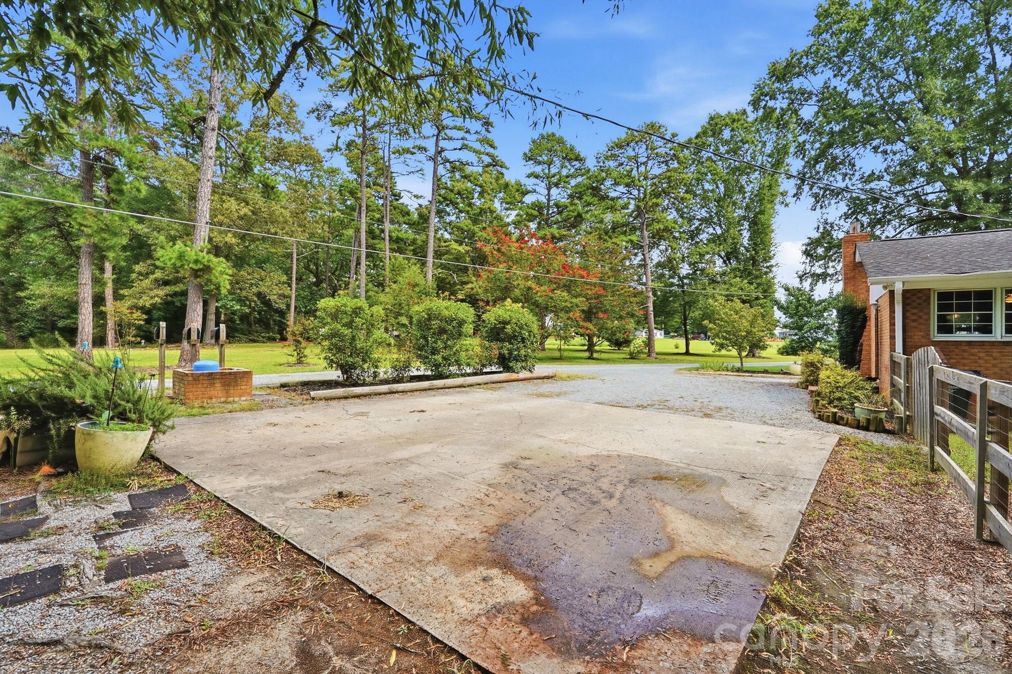 205 Airport Road — Wesley Chapel