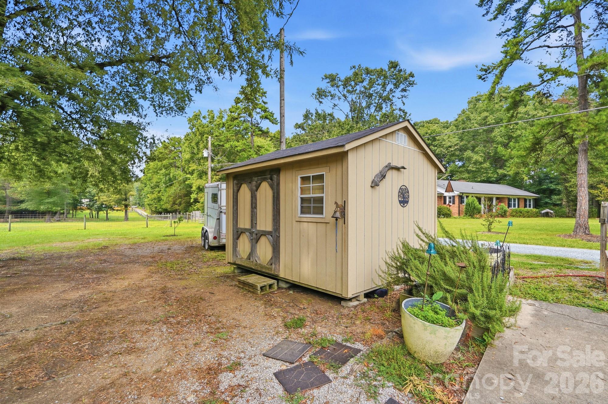 205 Airport Road — Wesley Chapel