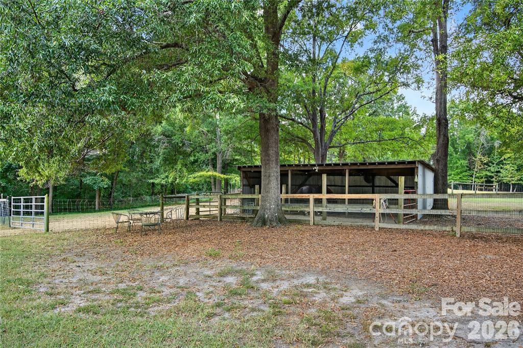 205 Airport Road — Wesley Chapel