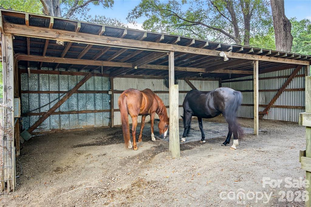 205 Airport Road — Wesley Chapel