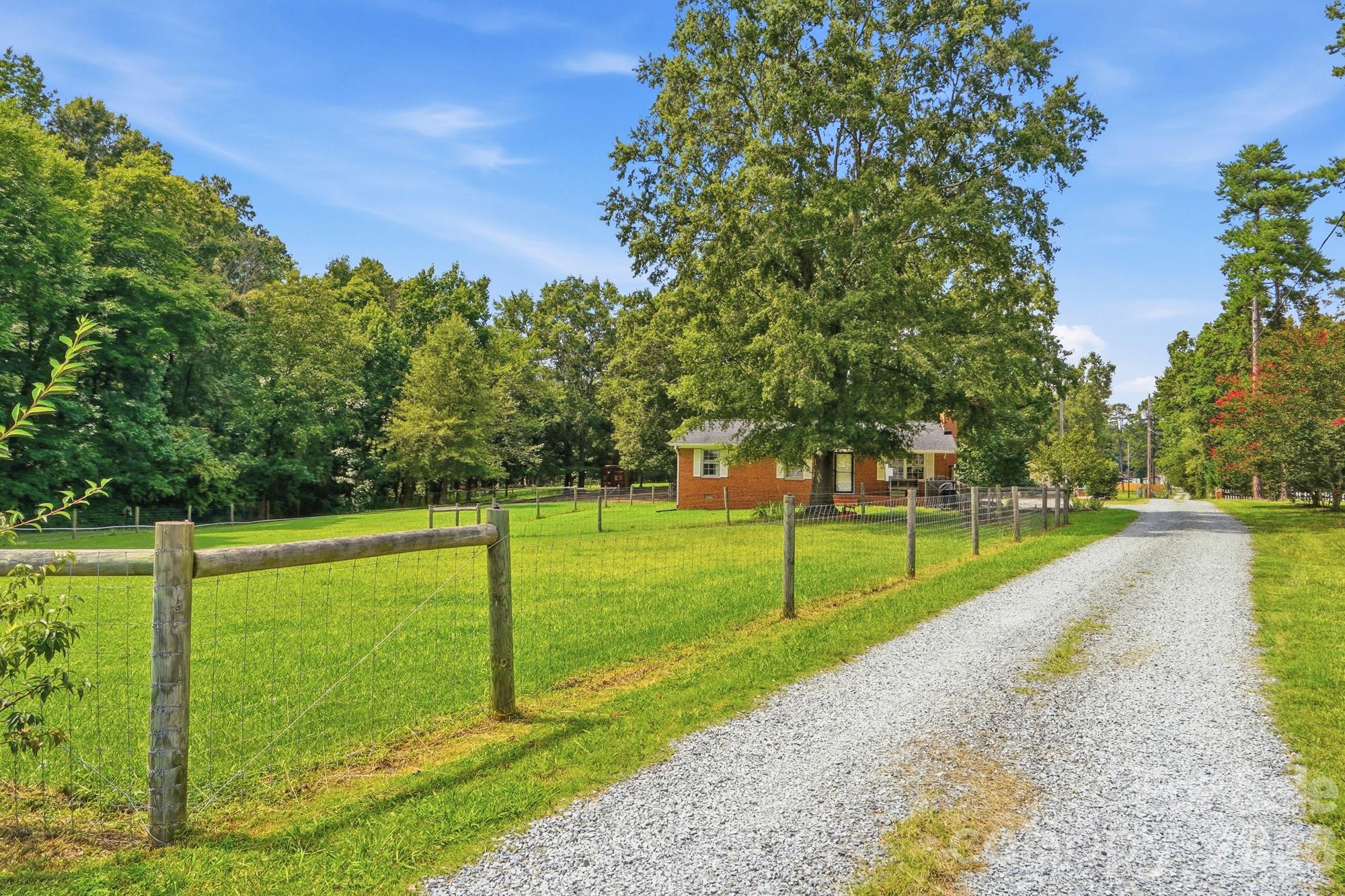 205 Airport Road — Wesley Chapel
