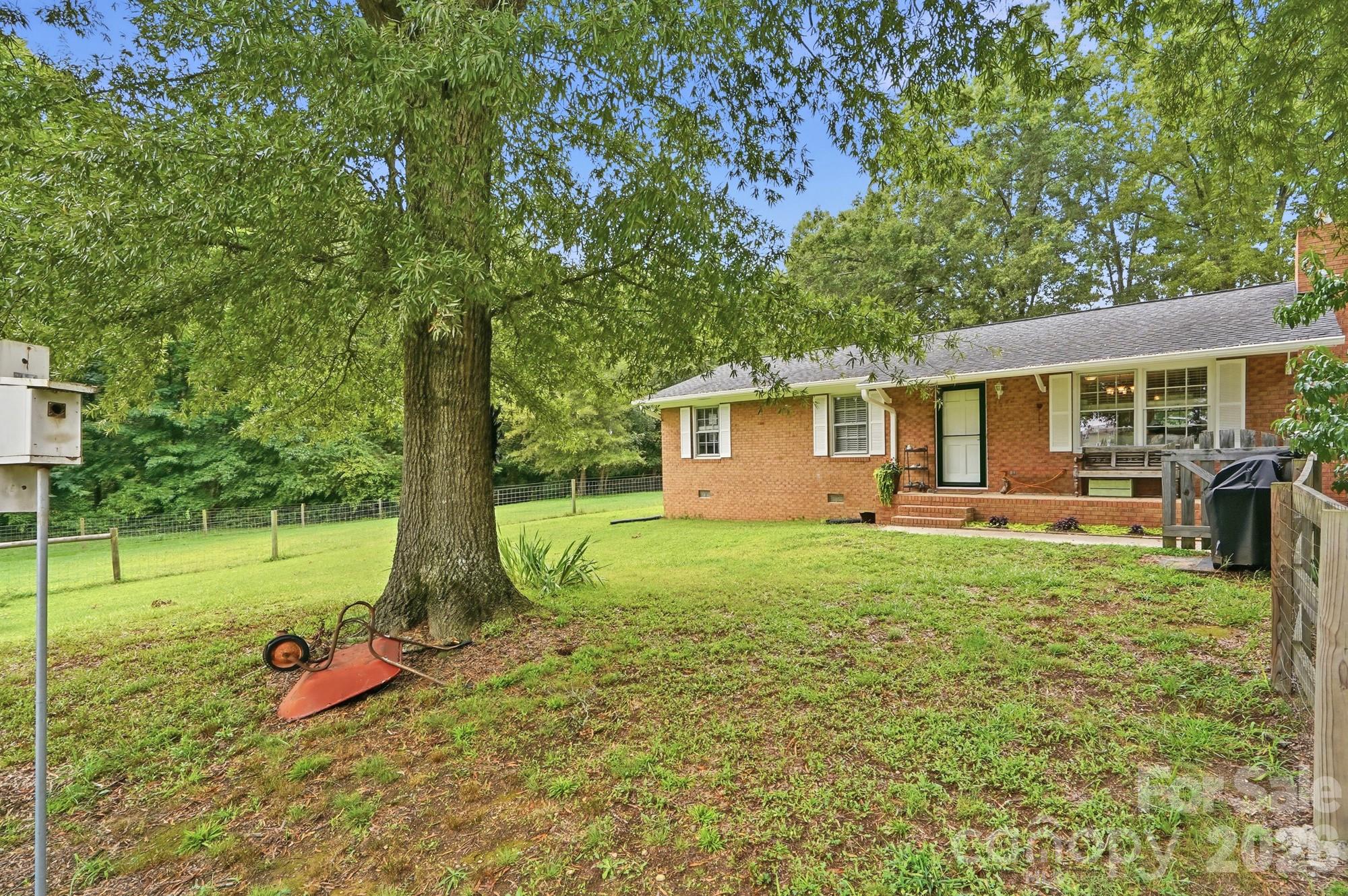 205 Airport Road — Wesley Chapel