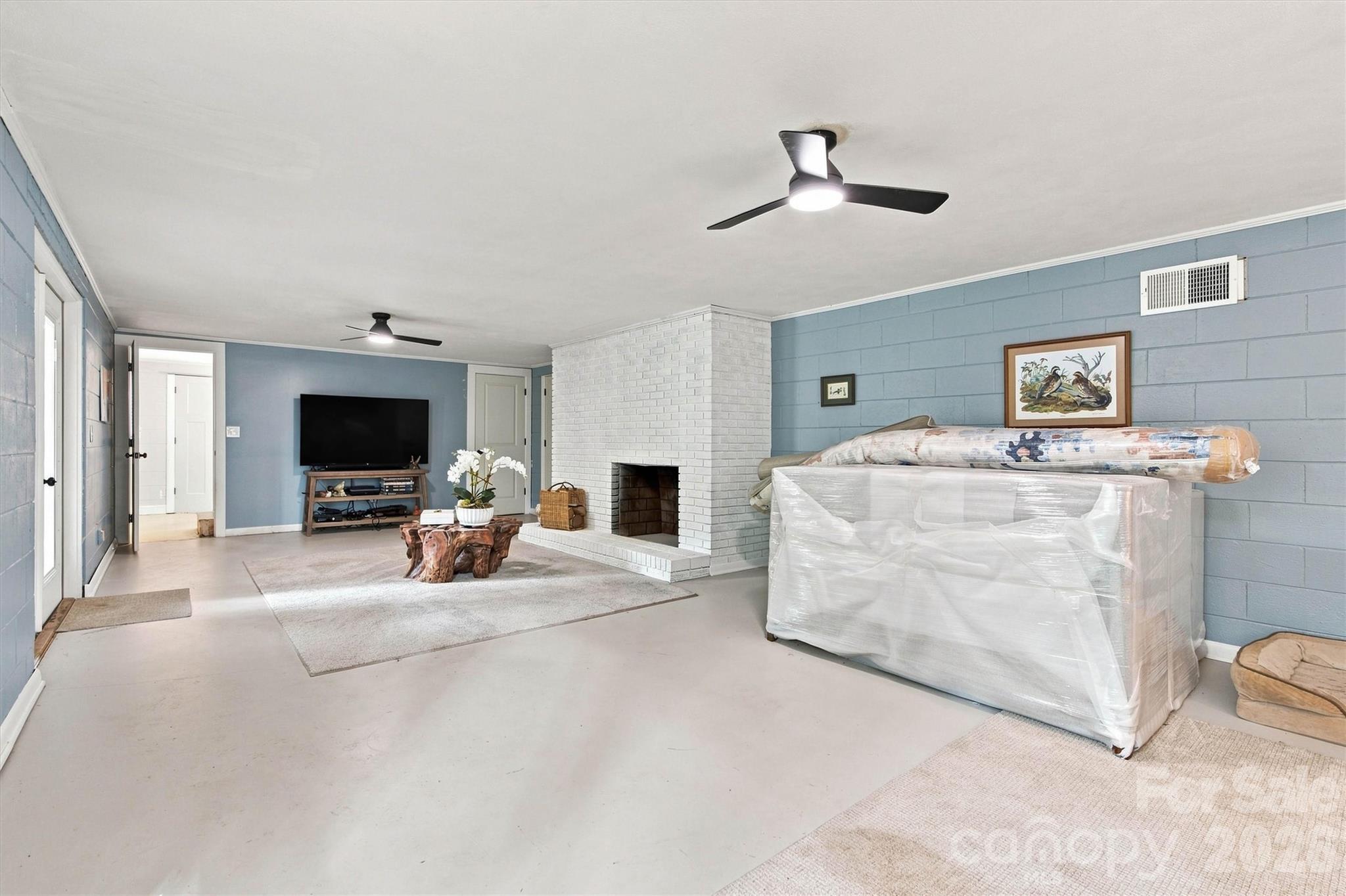 215 Pinehurst Lane — Newton