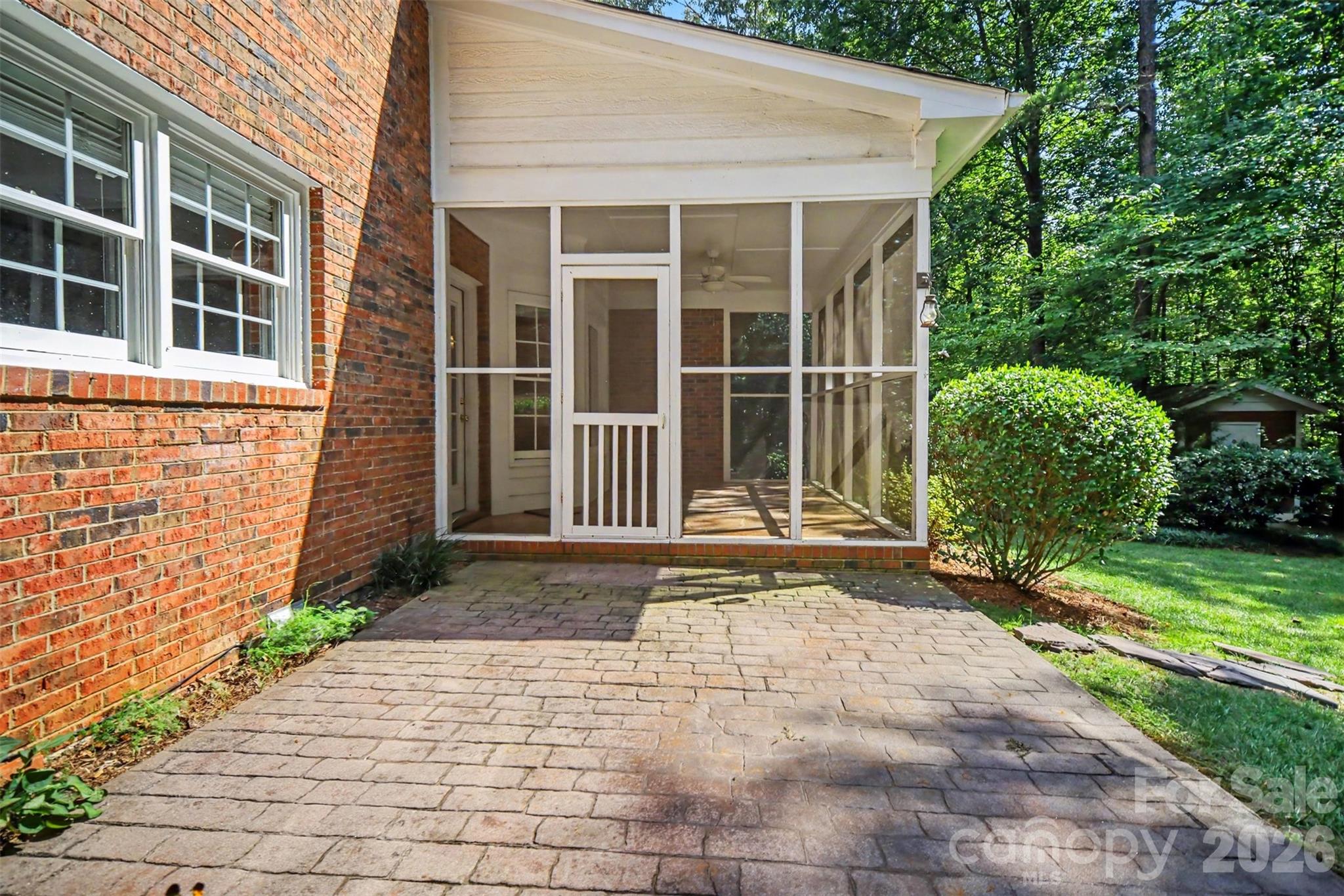 8805 Crosstimbers Drive — Charlotte
