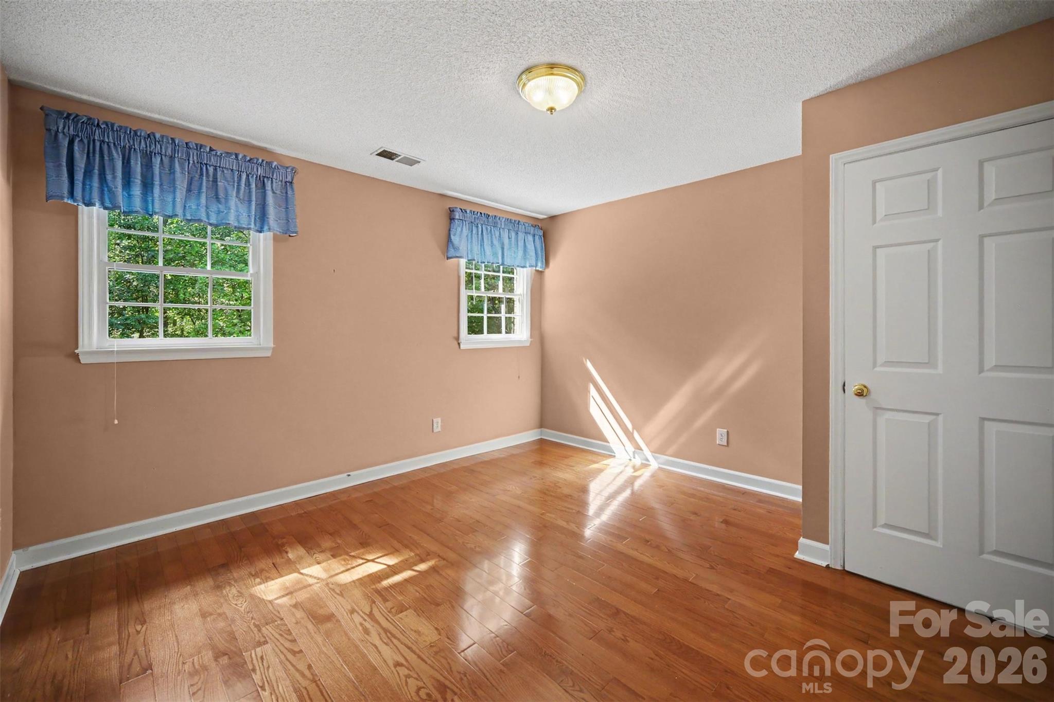 8805 Crosstimbers Drive — Charlotte