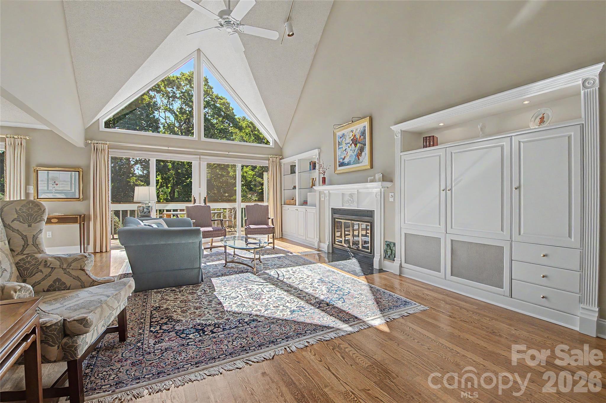 104 Overlook Drive — Flat Rock