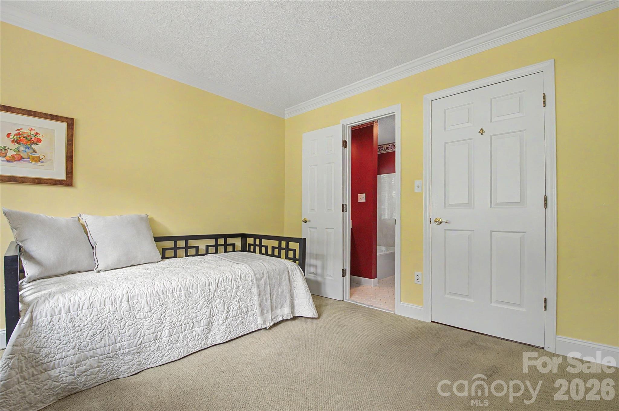 104 Overlook Drive — Flat Rock