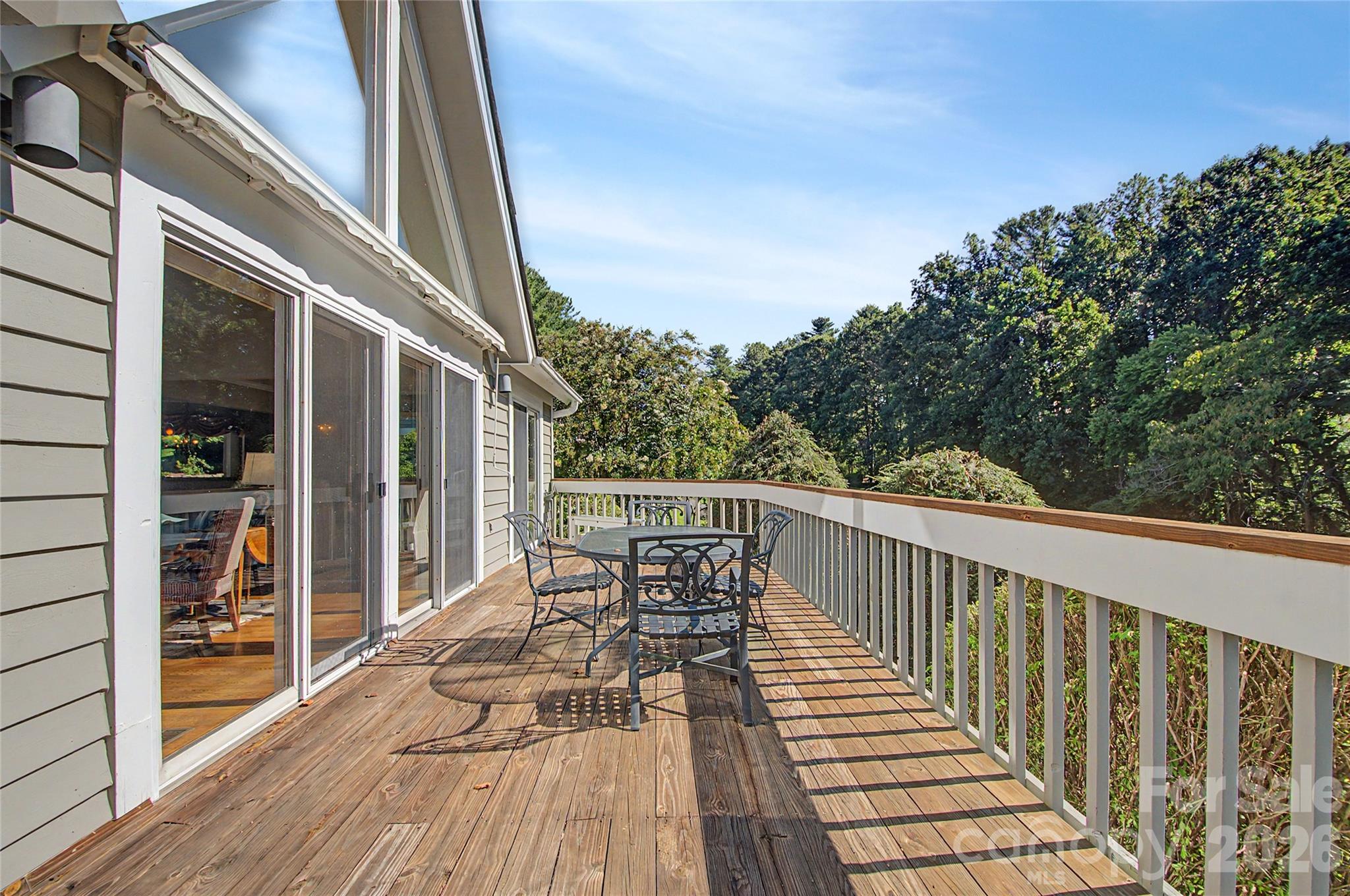 104 Overlook Drive — Flat Rock