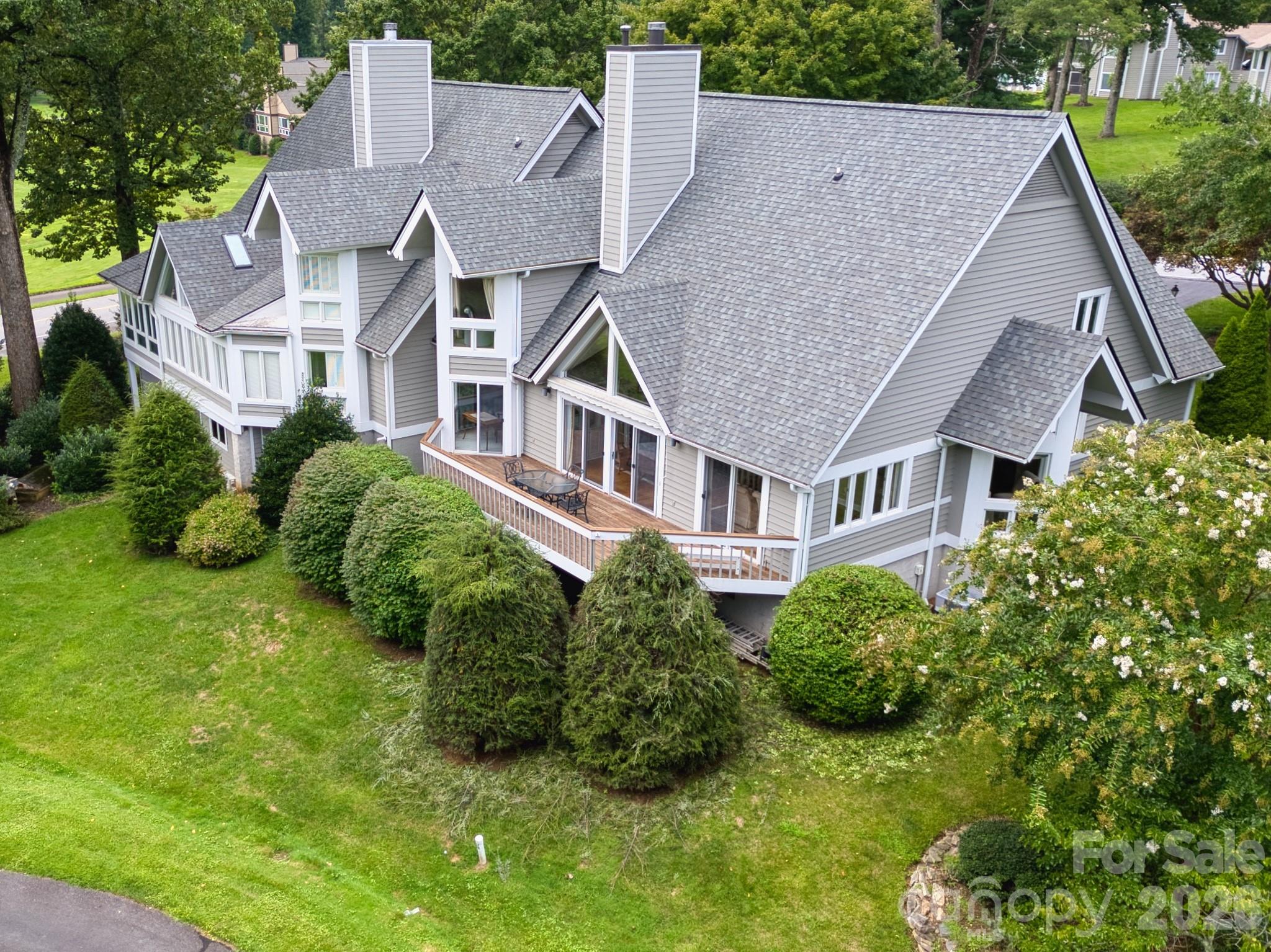 104 Overlook Drive — Flat Rock