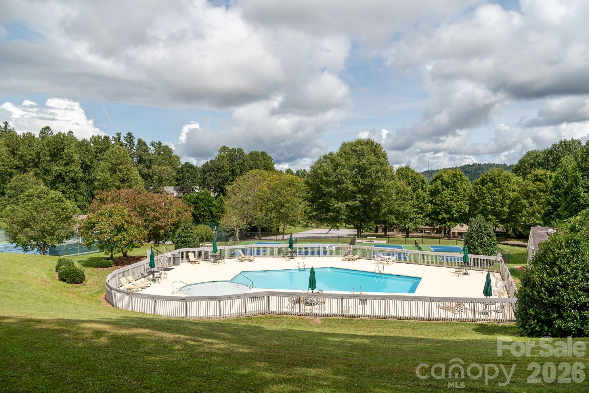 104 Overlook Drive — Flat Rock