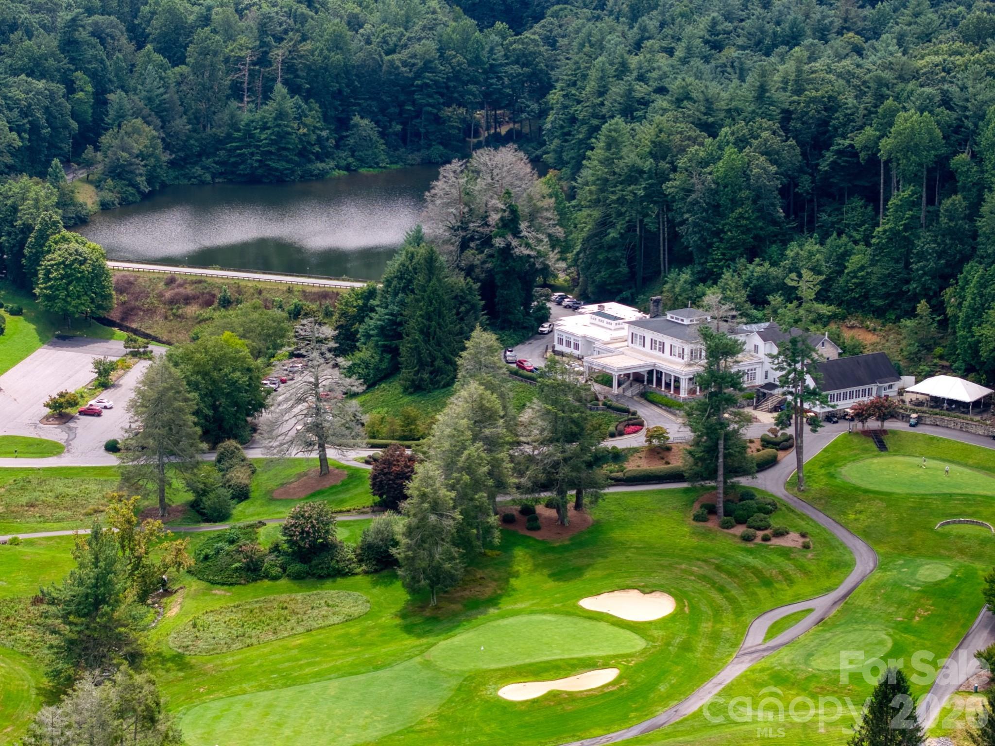 104 Overlook Drive — Flat Rock