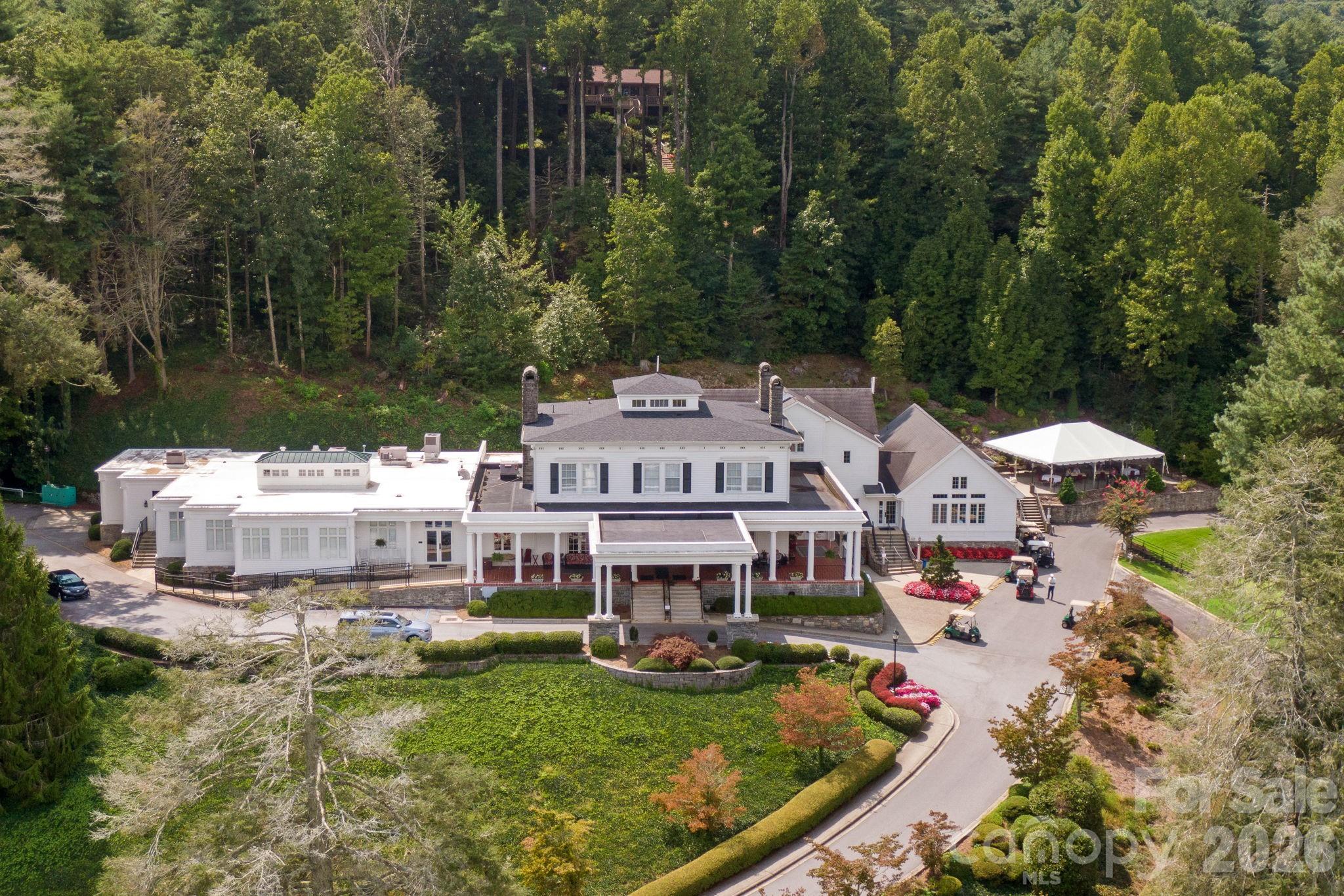 104 Overlook Drive — Flat Rock