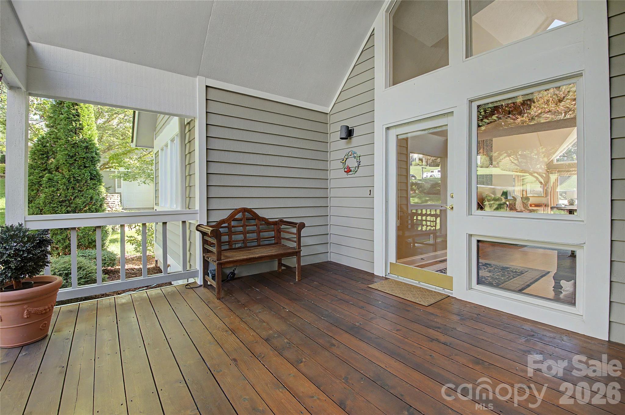 104 Overlook Drive — Flat Rock