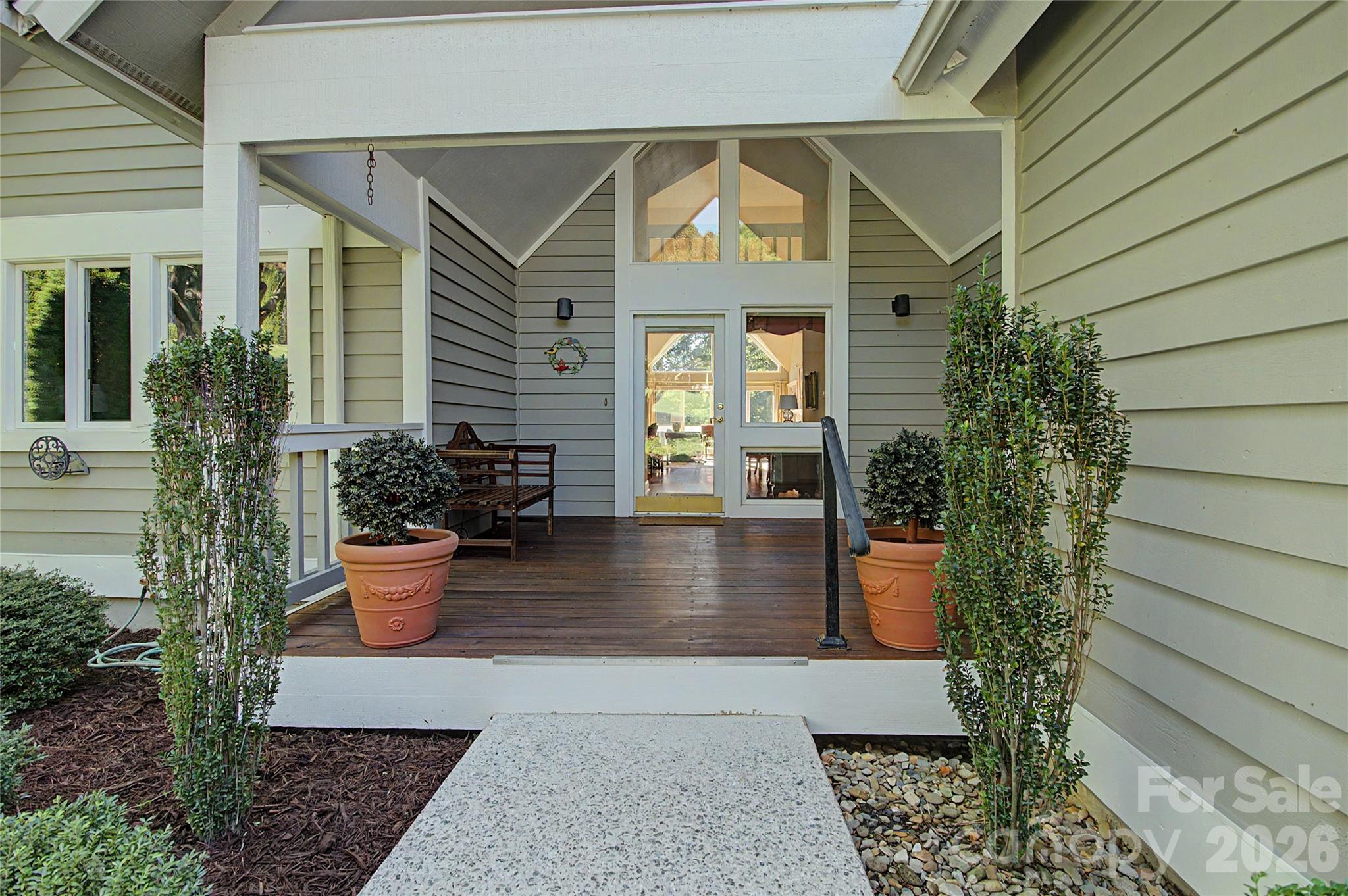 104 Overlook Drive — Flat Rock