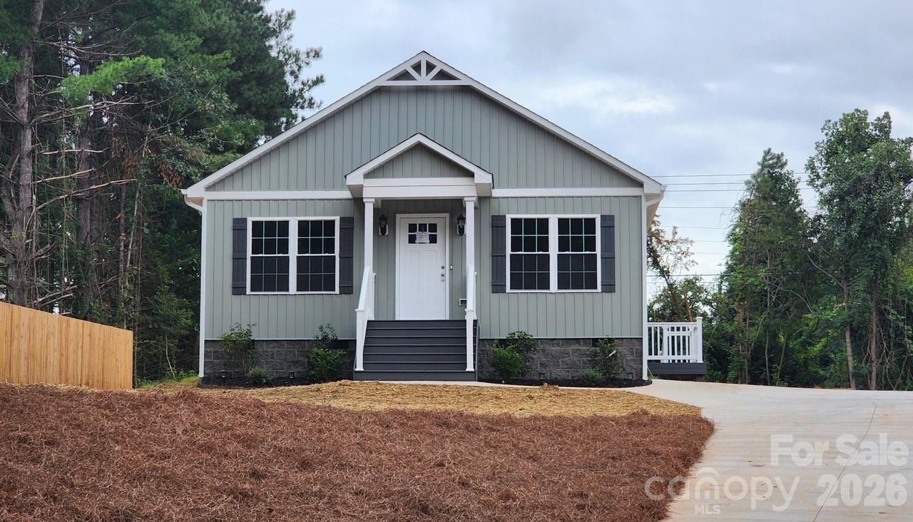 405 Falls Avenue — Granite Falls