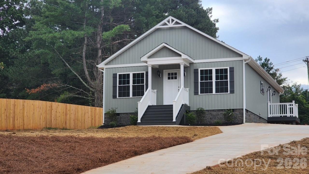 405 Falls Avenue — Granite Falls
