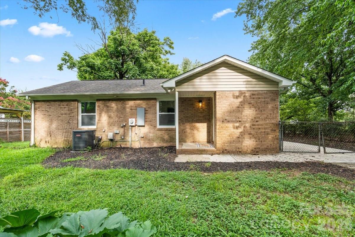 9828 Starwood Drive — Charlotte