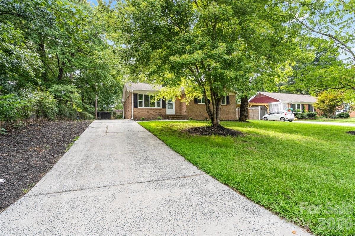 9828 Starwood Drive — Charlotte