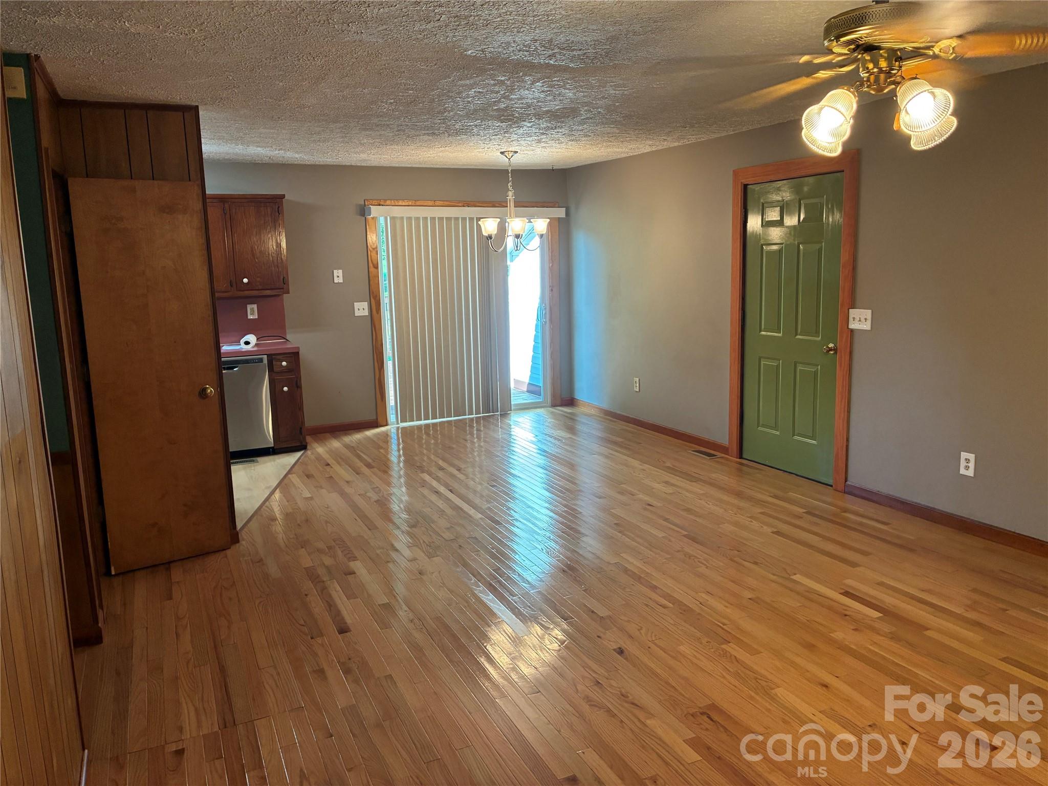 1008 Hopedale Drive — Lenoir